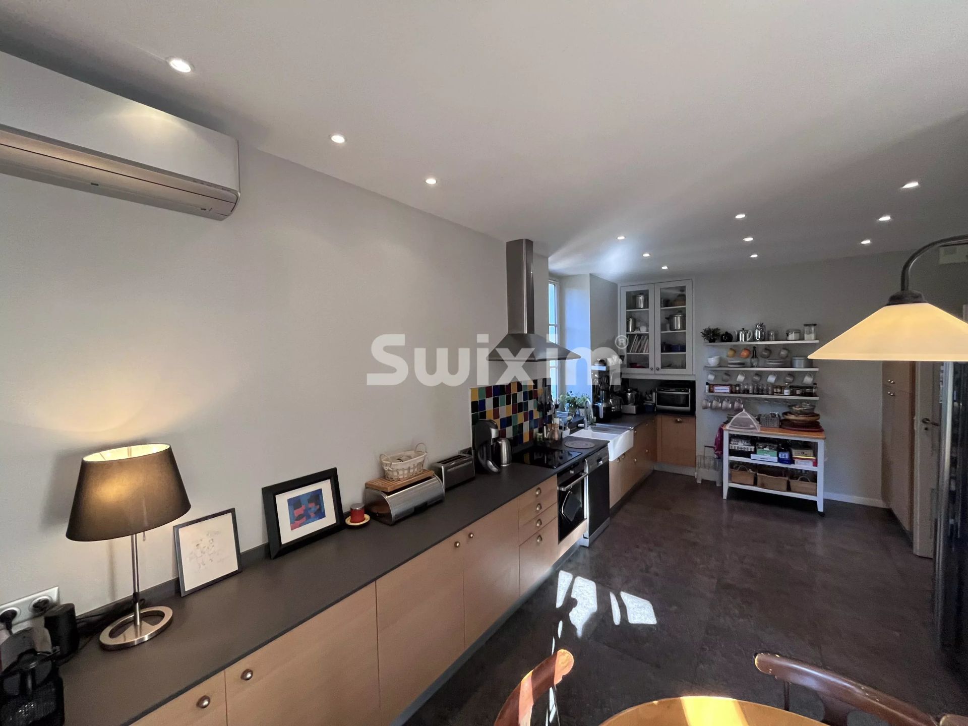 house 8 Rooms for sale on Saint-Paul-Trois-Châteaux (26130)