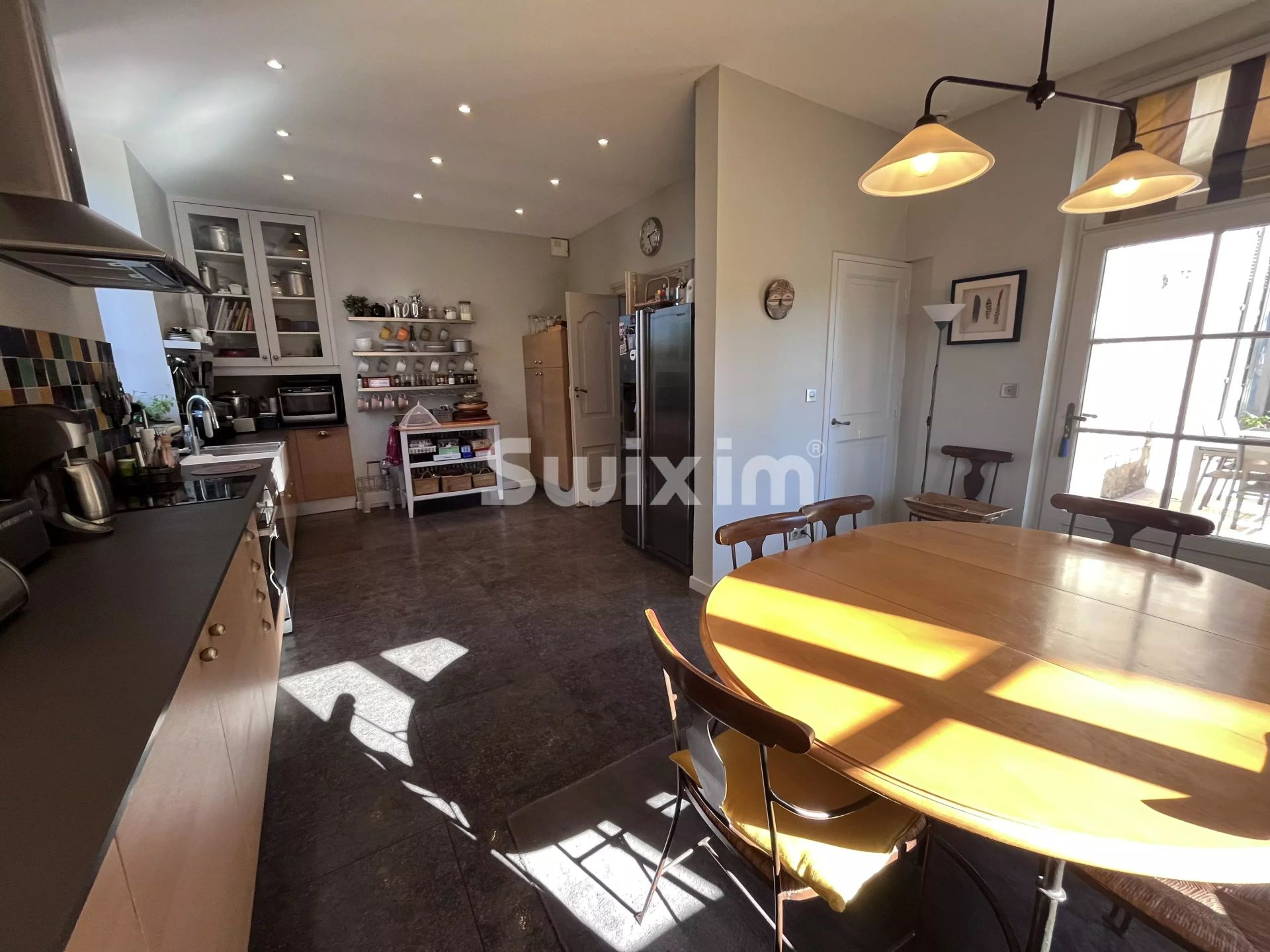 house 8 Rooms for sale on Saint-Paul-Trois-Châteaux (26130)