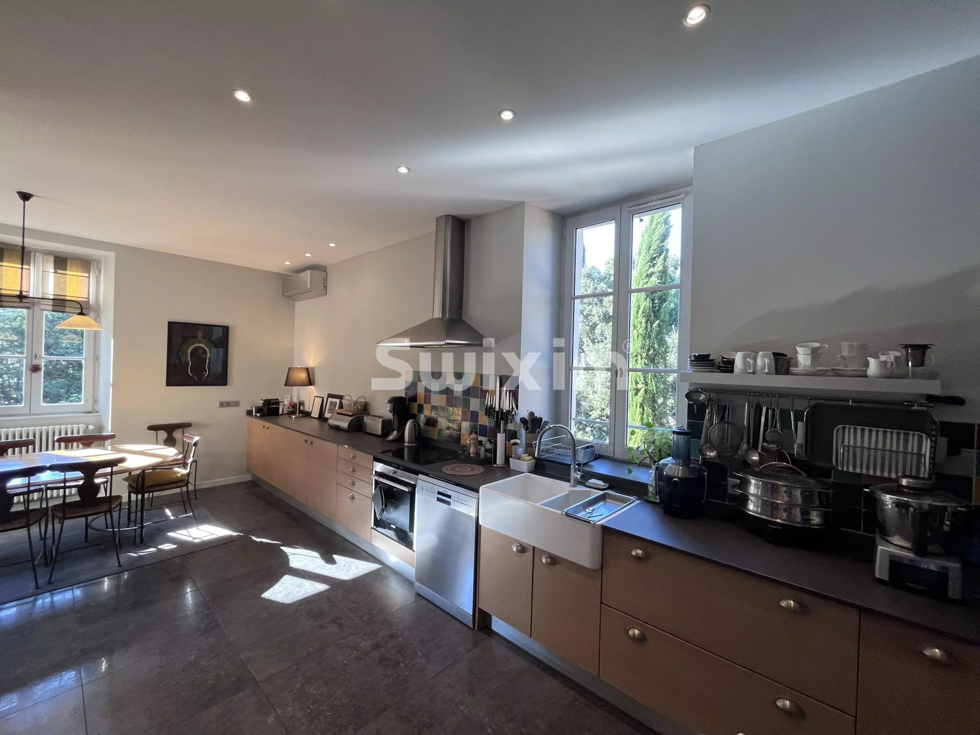 house 8 Rooms for sale on Saint-Paul-Trois-Châteaux (26130)