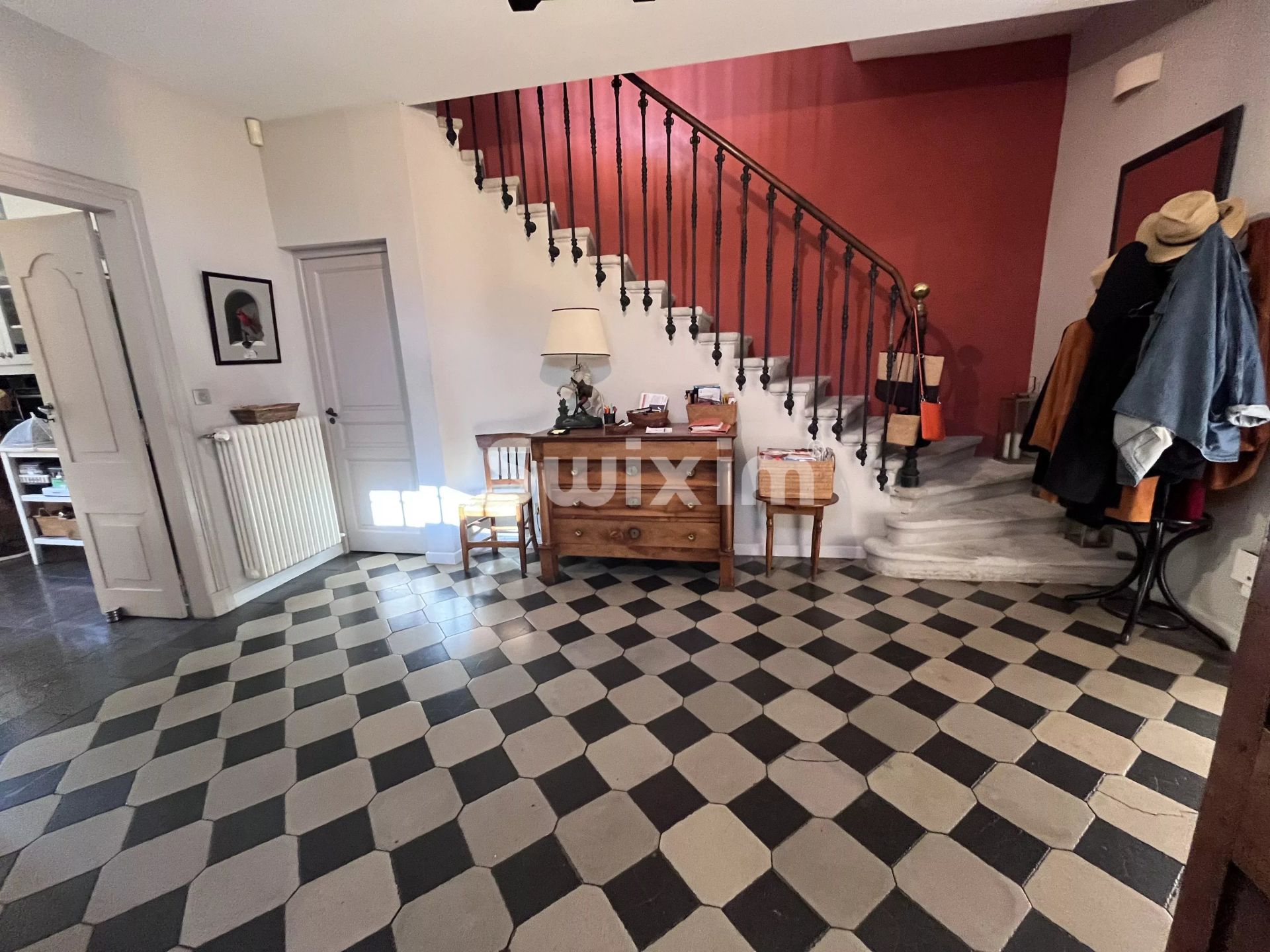 house 8 Rooms for sale on Saint-Paul-Trois-Châteaux (26130)