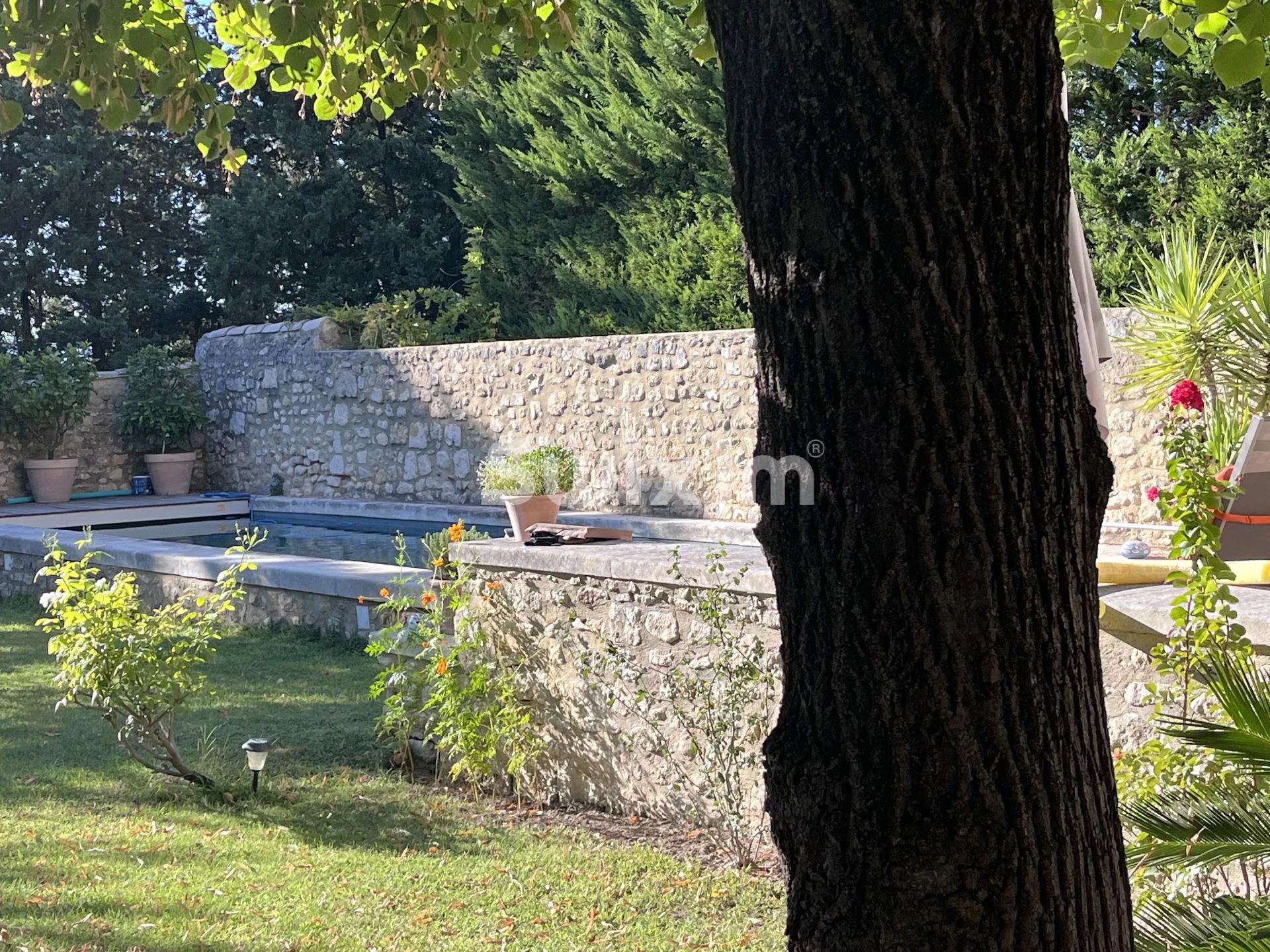 house 8 Rooms for sale on Saint-Paul-Trois-Châteaux (26130)