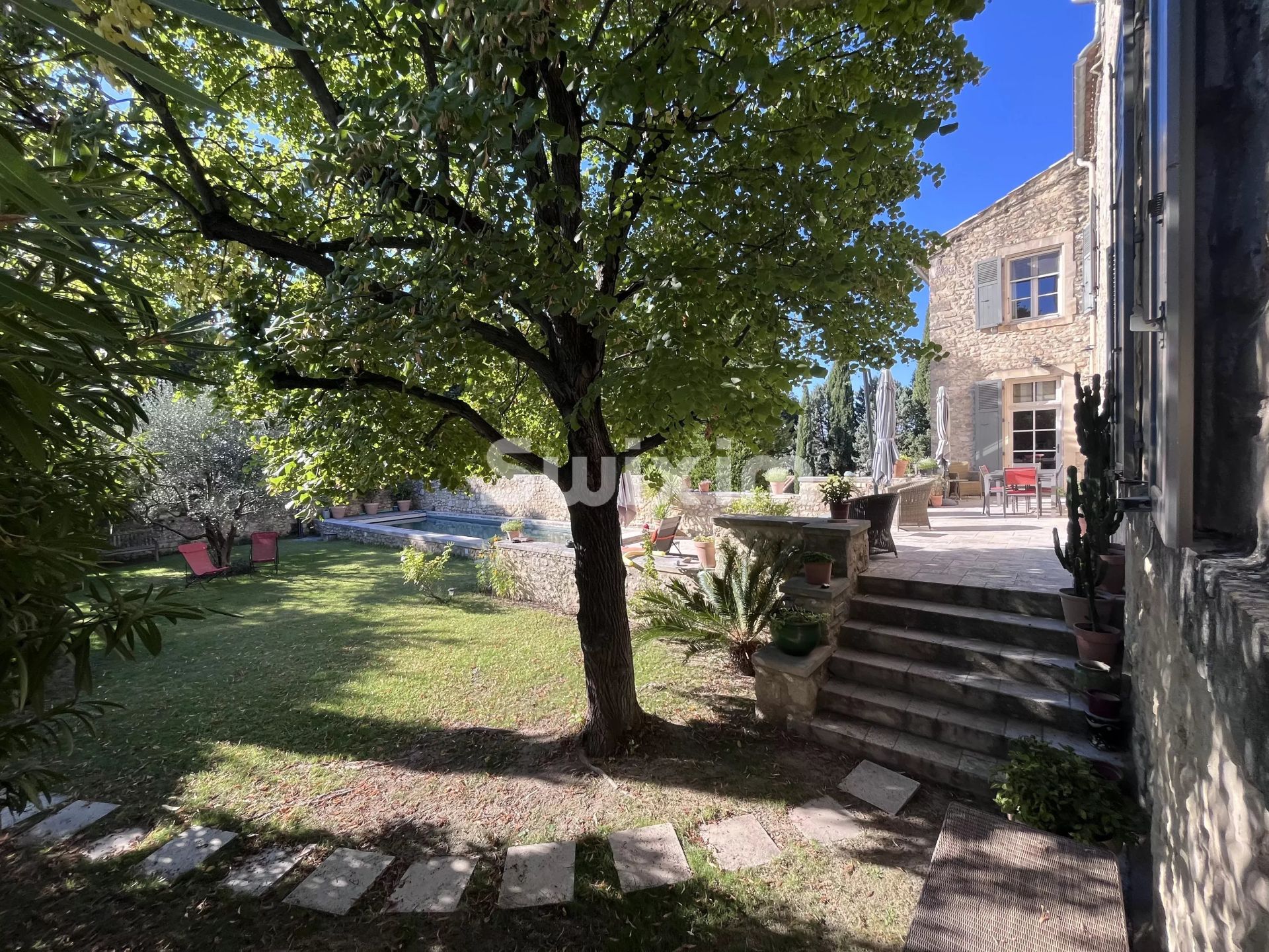 casa 8 Quartos para venda sobre Saint-Paul-Trois-Châteaux (26130)