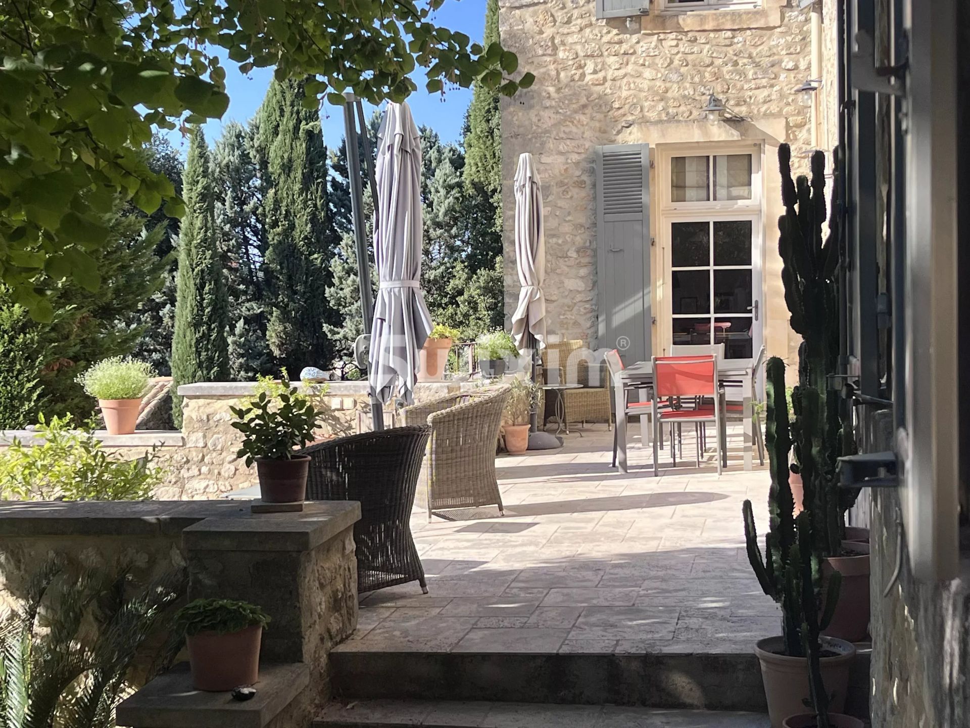 house 8 Rooms for sale on Saint-Paul-Trois-Châteaux (26130)