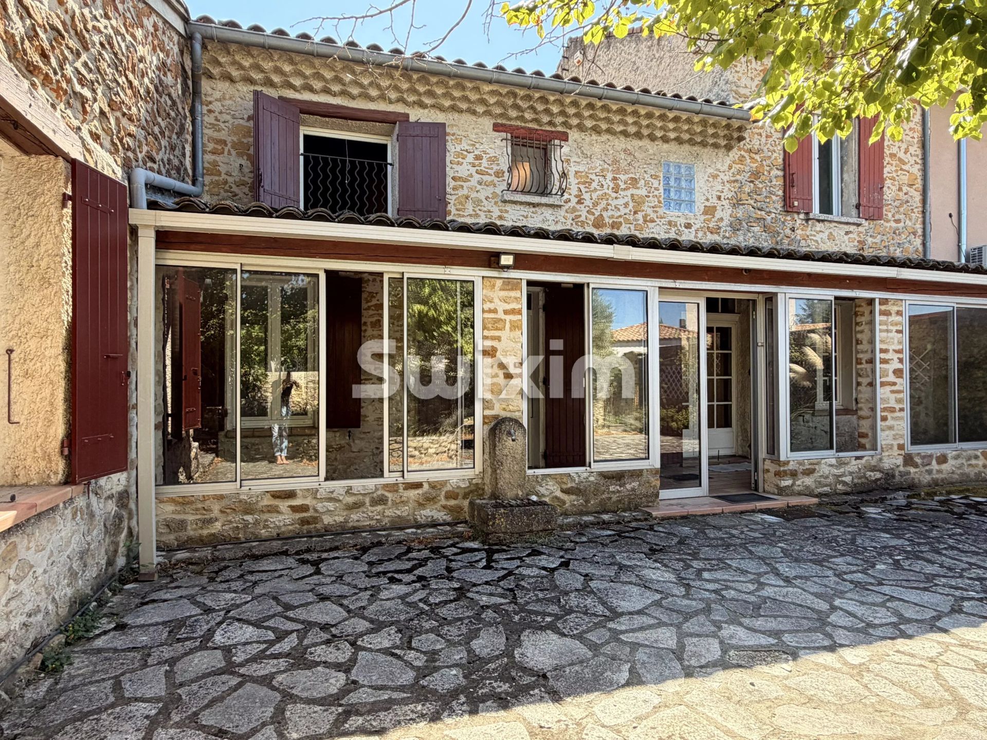 apartment 7 Rooms for sale on Piolenc (84420)