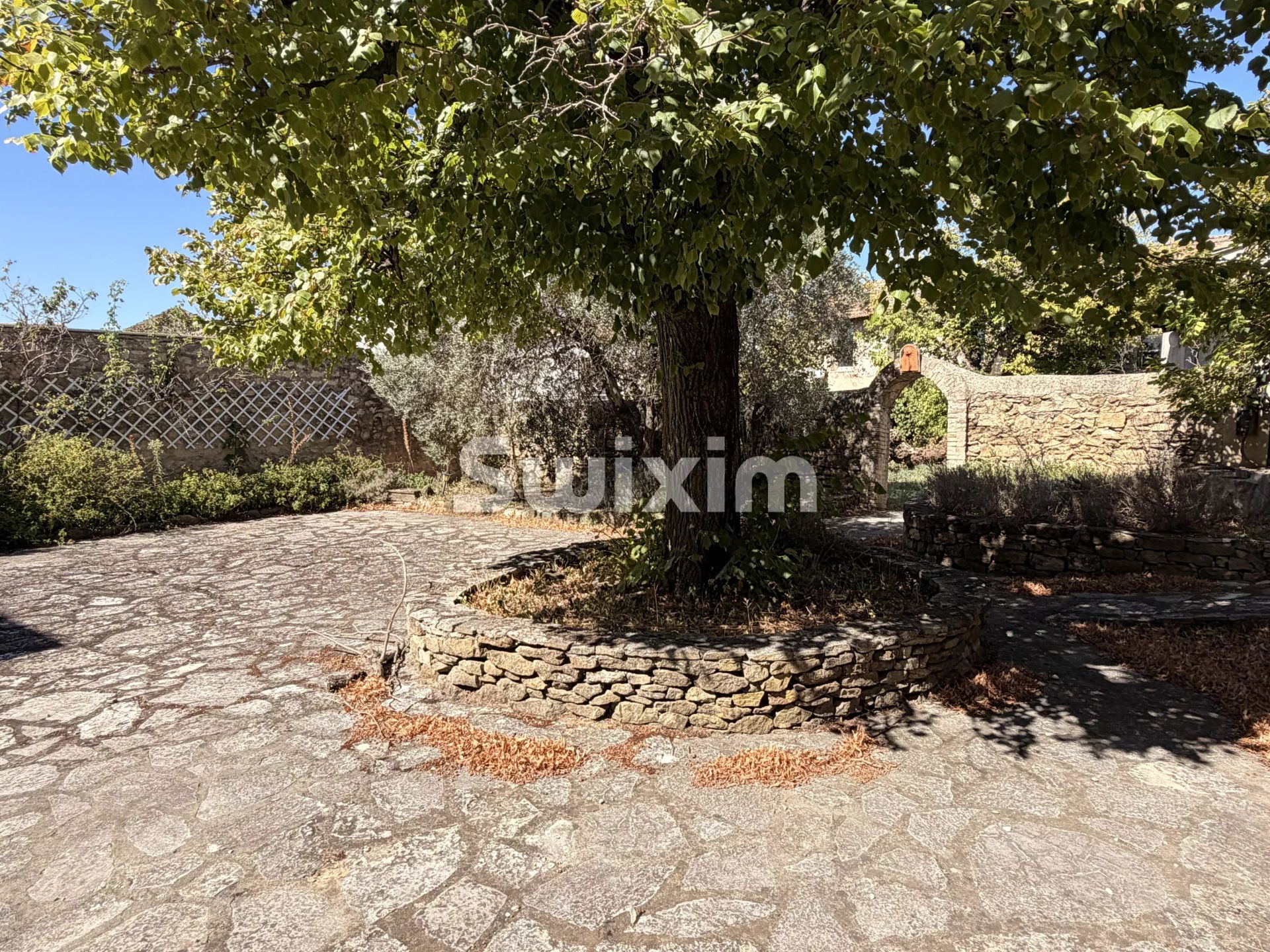 apartment 7 Rooms for sale on Piolenc (84420)