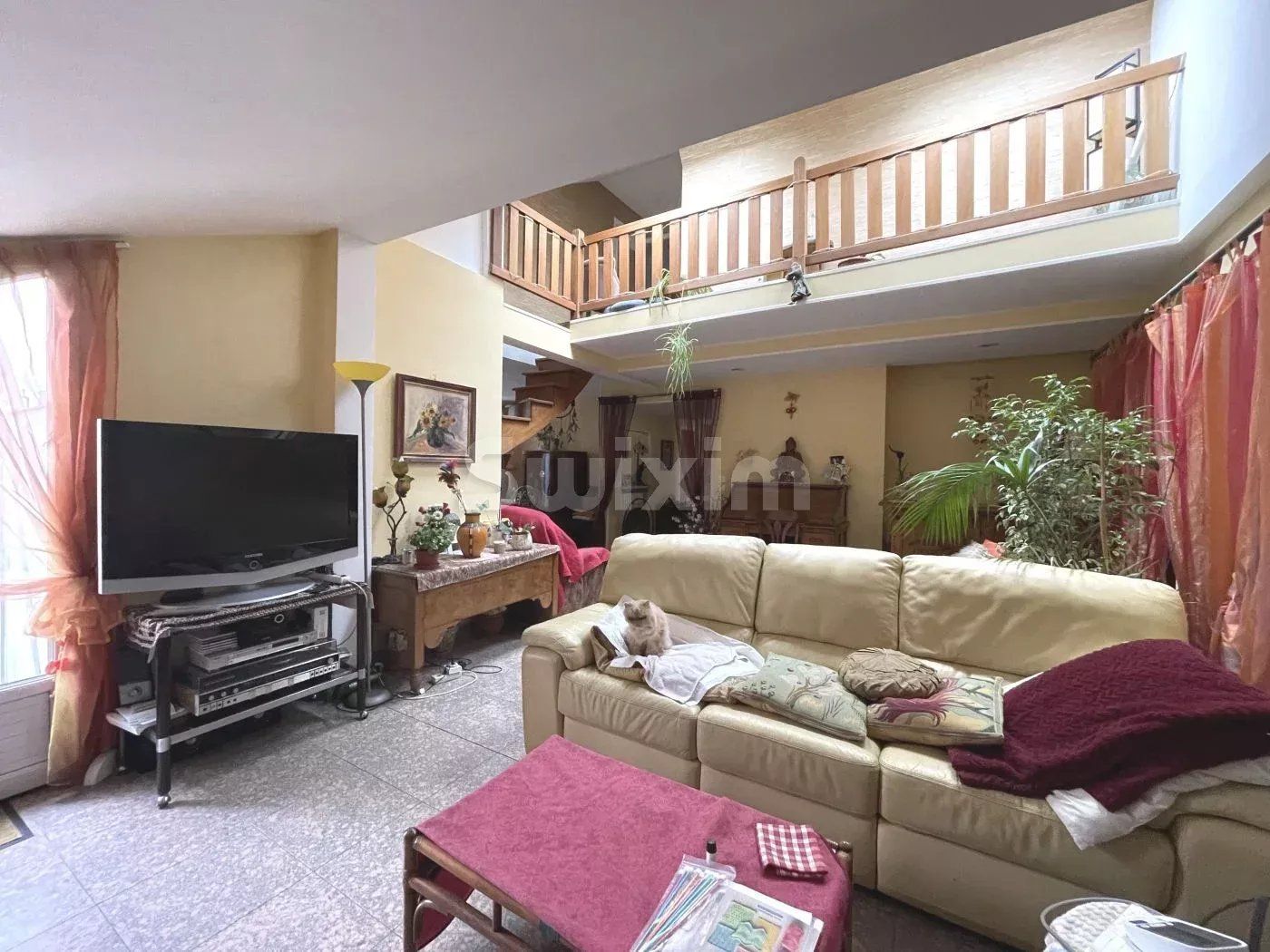 house 6 Rooms for sale on Fontenay-sous-Bois (94120)