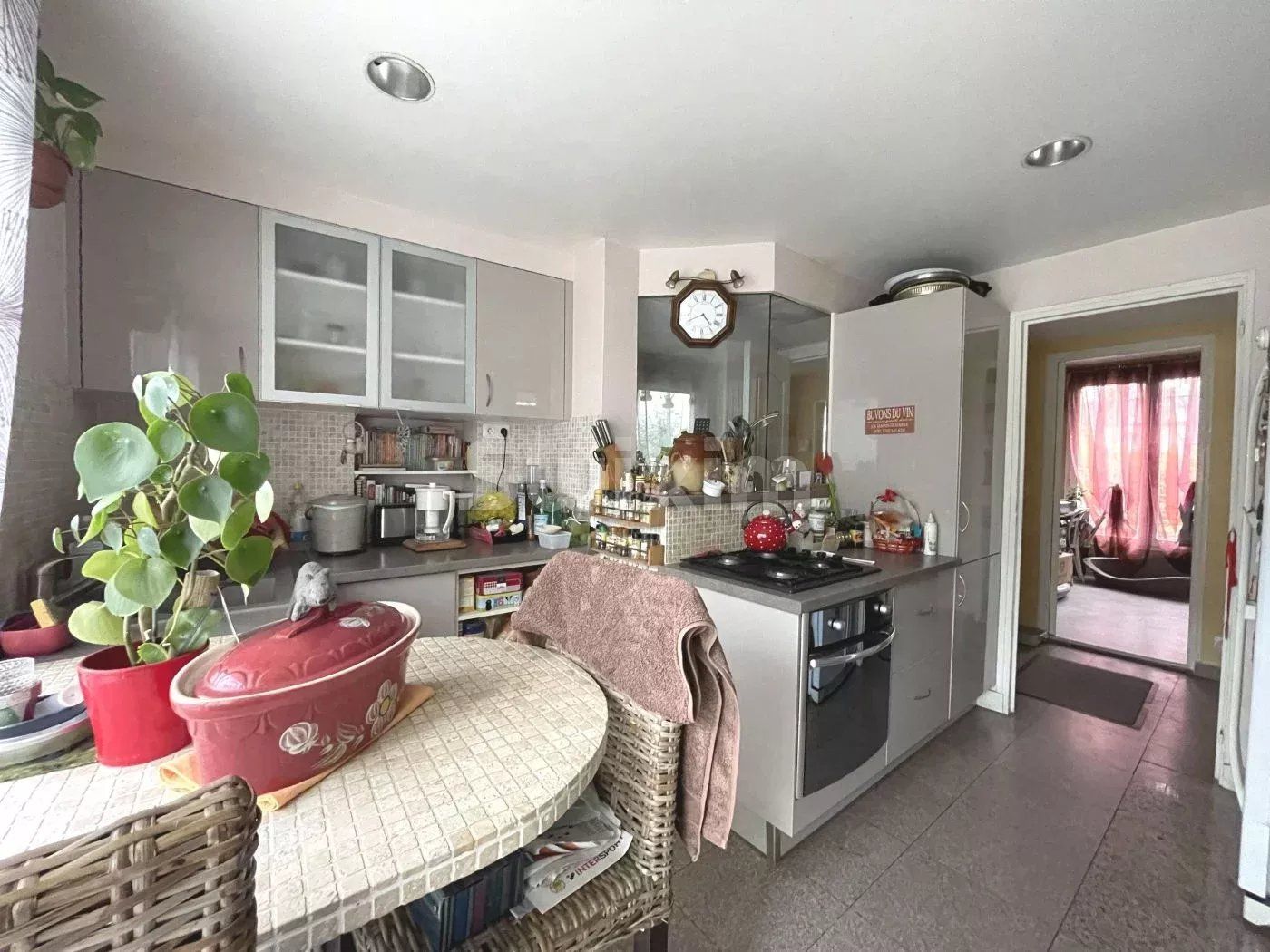 house 6 Rooms for sale on Fontenay-sous-Bois (94120)