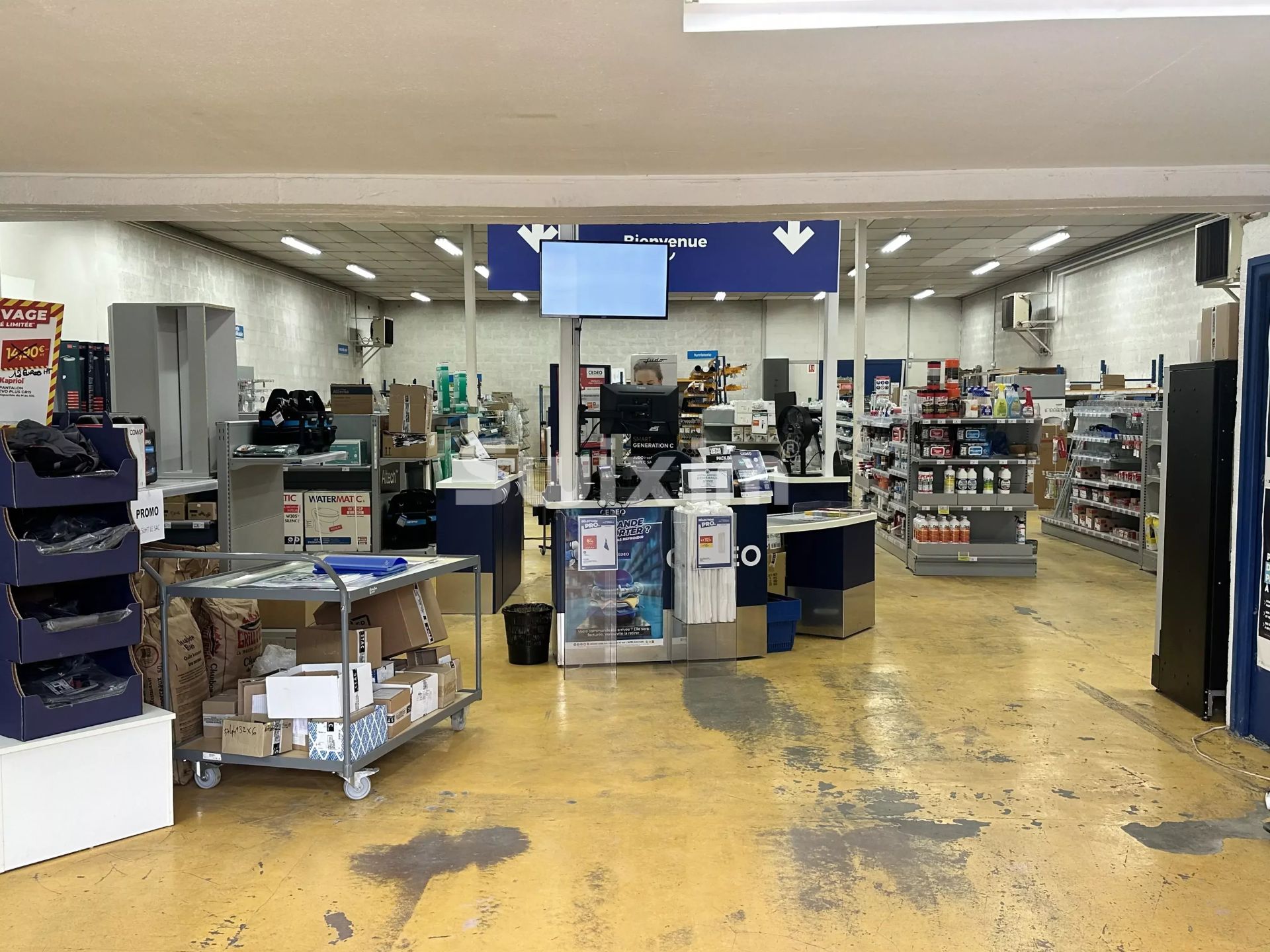 Local commercial 3 pièces 960 m² · à Bourg-en-Bresse · 960 m² · 42 000 €/mois