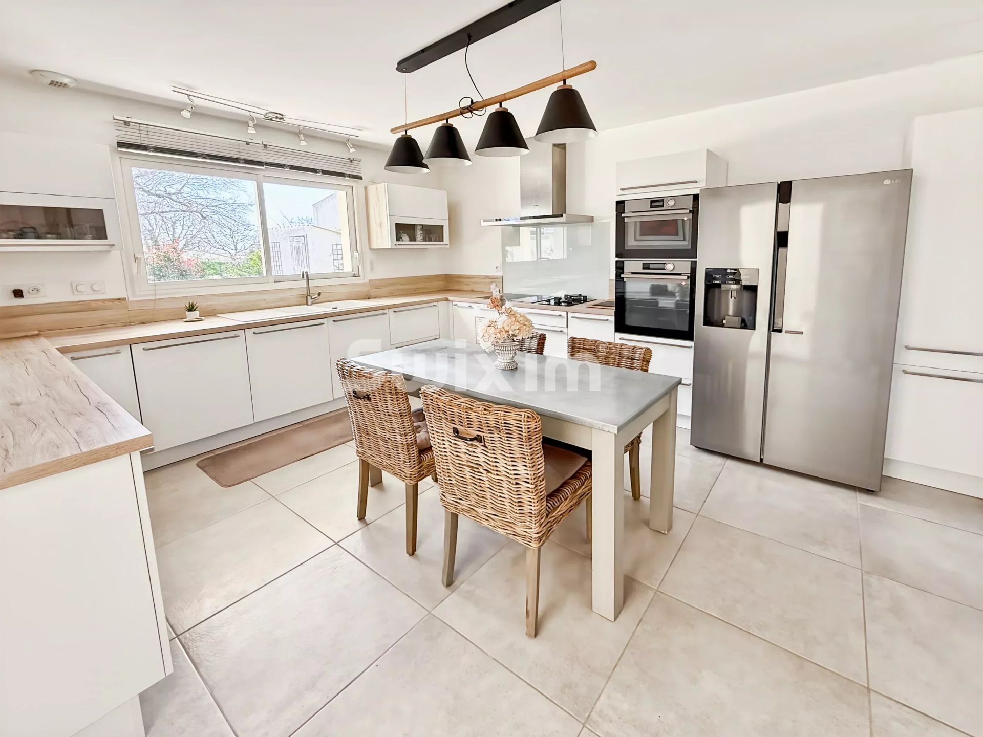 Vendita Casa Donzère 5&nbsp;Camere 145&nbsp;m²