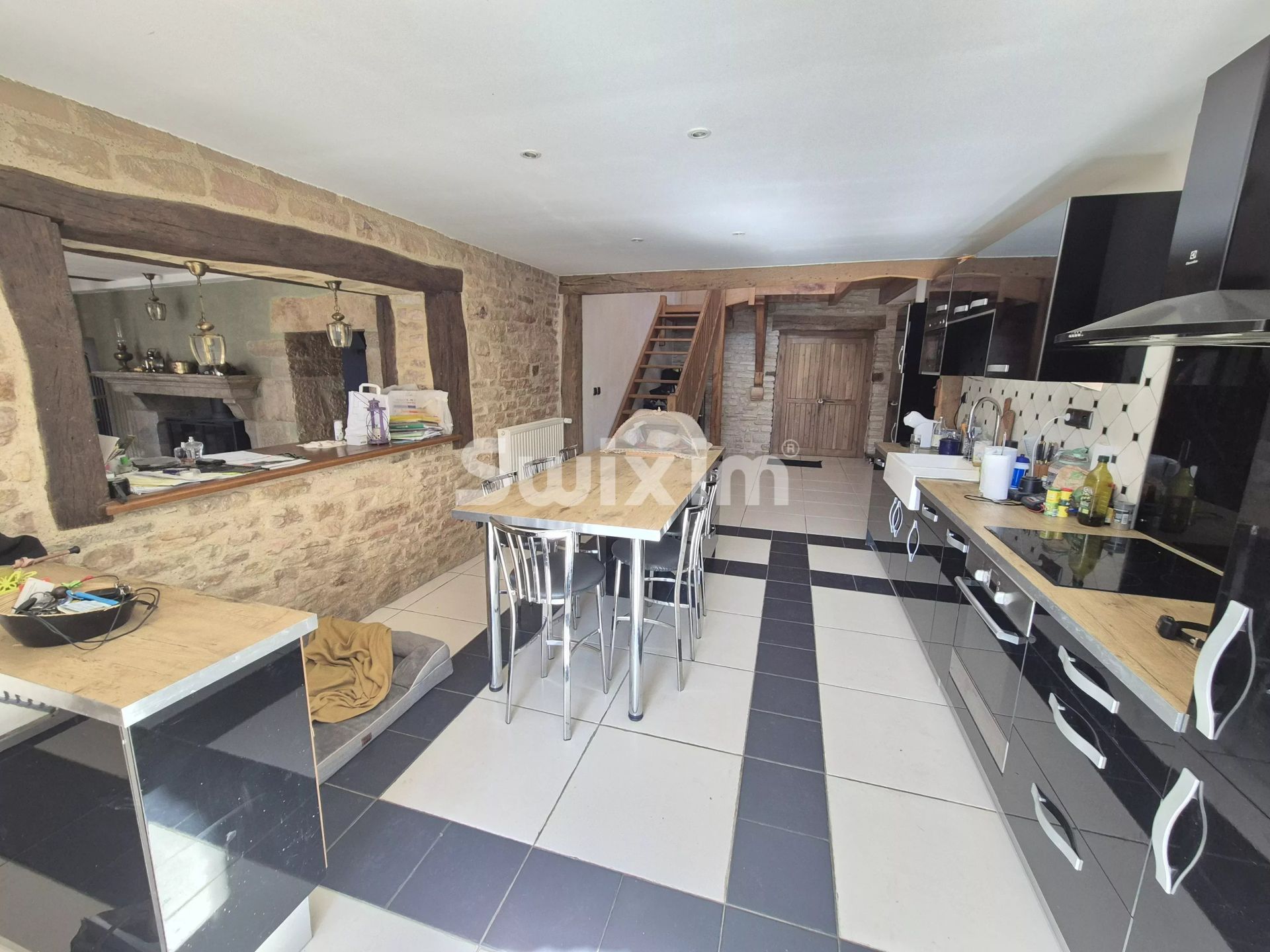casa 7 Camere in vendita su Gy (70700)