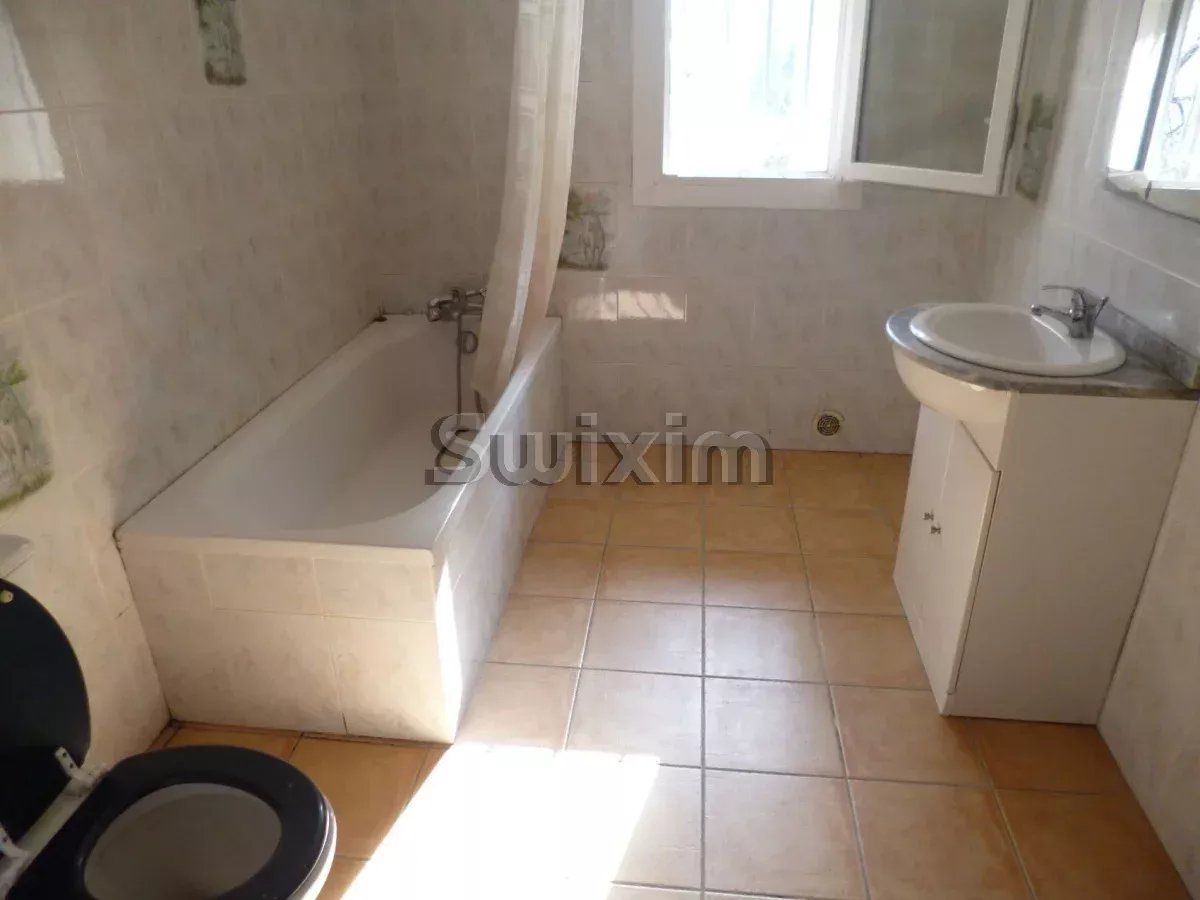 casa 3 Camere in affitto su Théziers (30390)