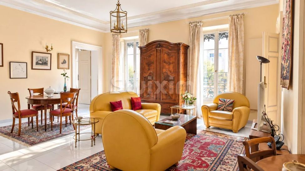 Vente Appartement Nîmes 5&nbsp;Pièces 192&nbsp;m²
