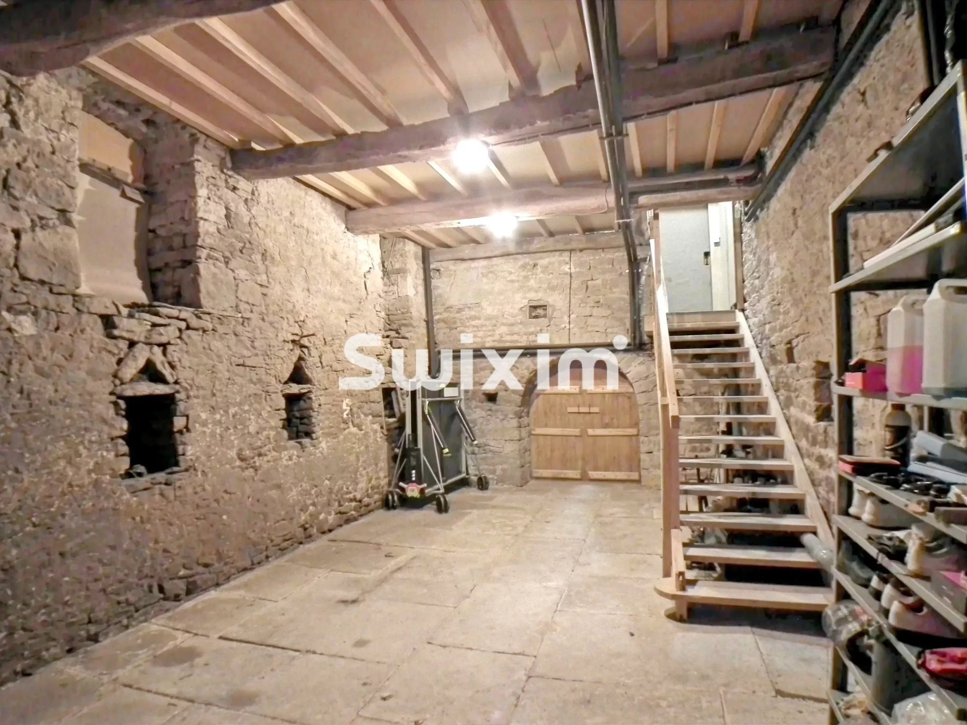 casa 8 Camere in vendita su Menétru-le-Vignoble (39210)