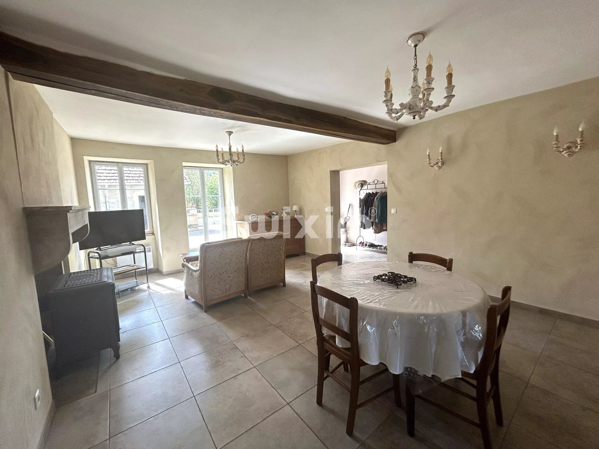 casa 5 Camere in vendita su Domecy-sur-Cure (89450)