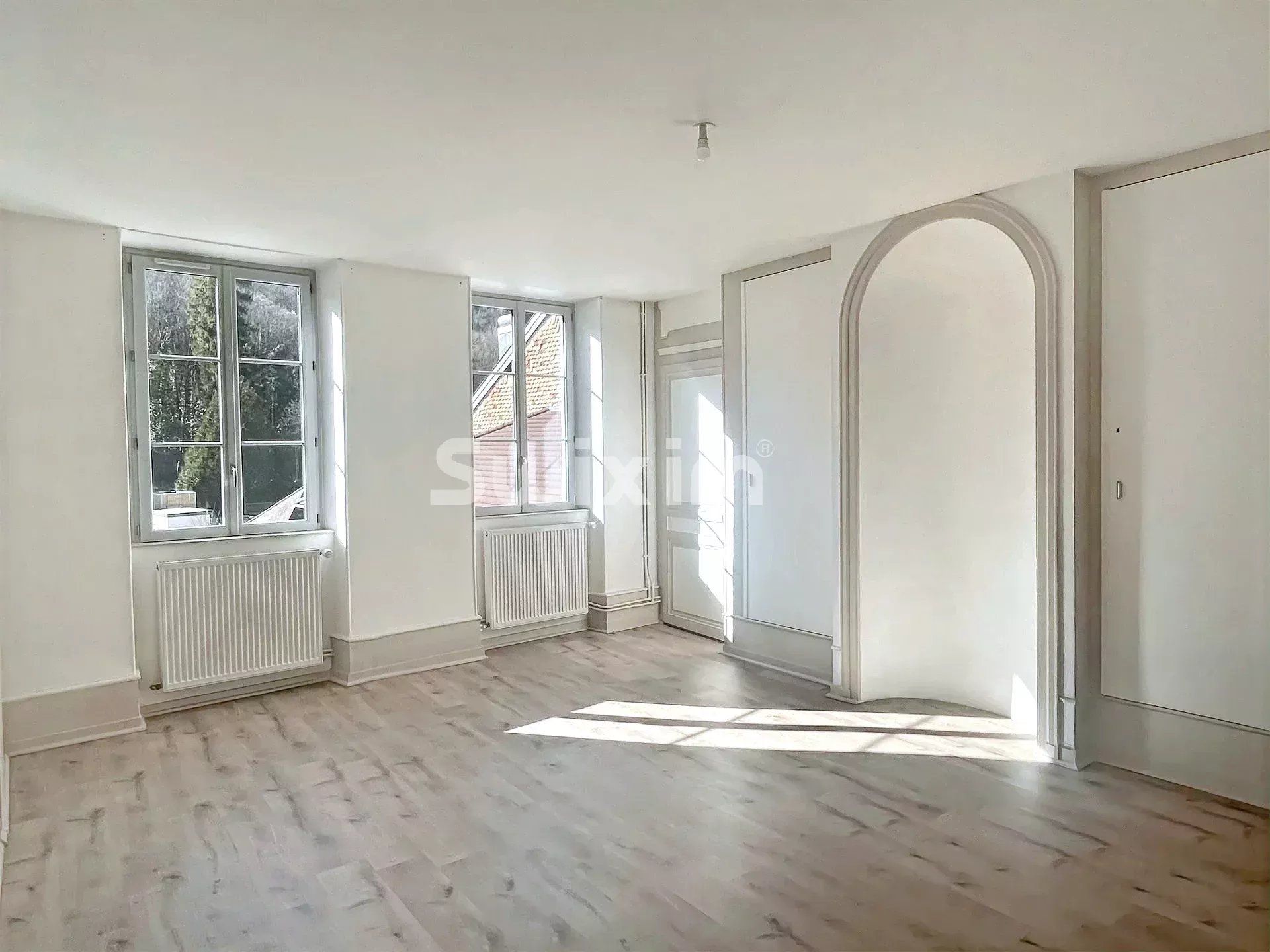 apartamento 5 Quartos para aluguer sobre Salins-les-Bains (39110)