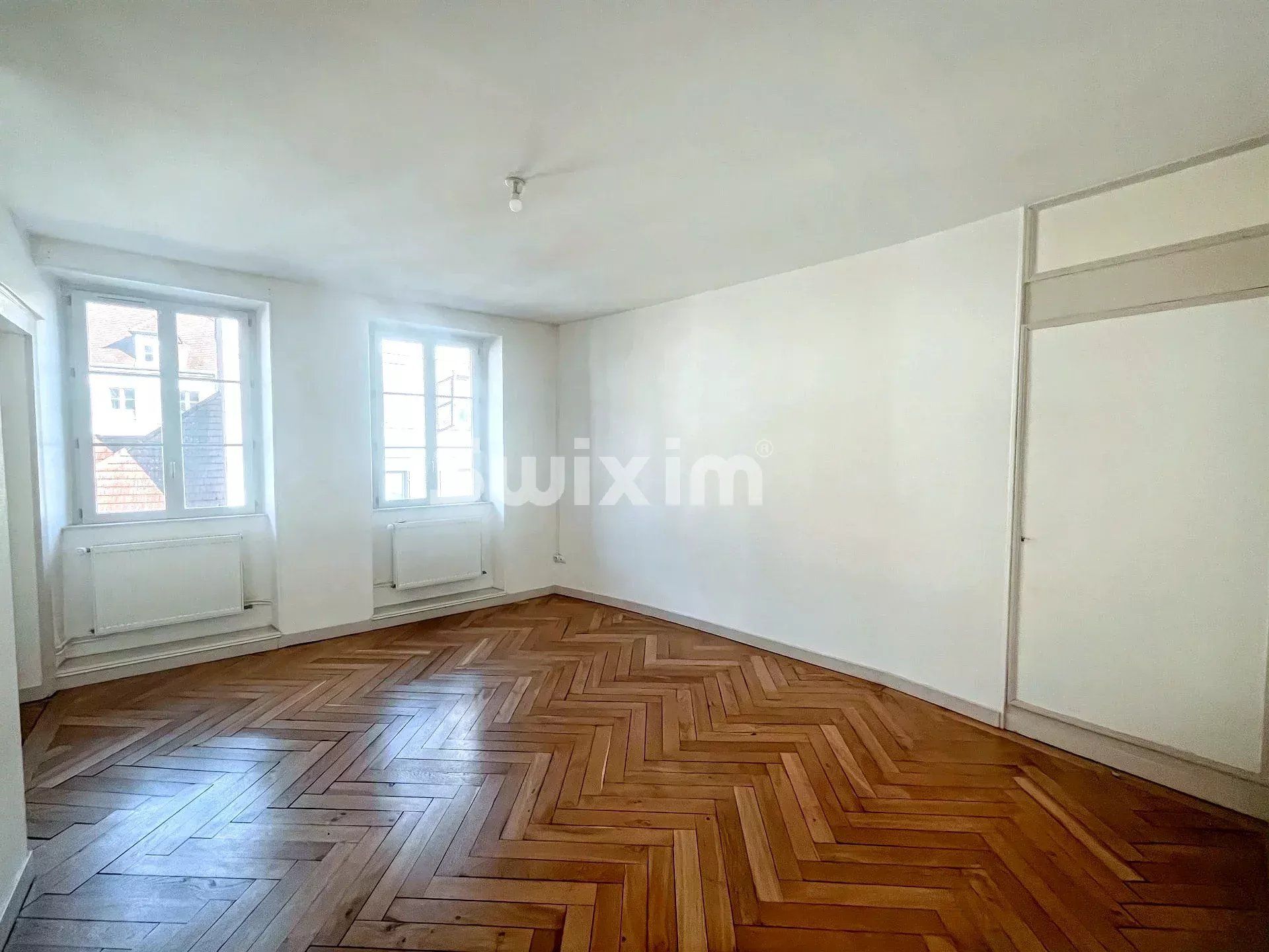 apartamento 5 Quartos para aluguer sobre Salins-les-Bains (39110)