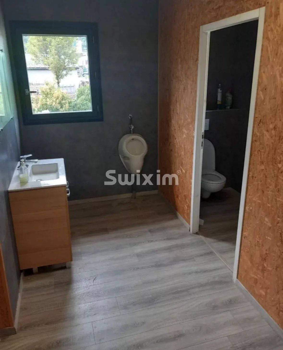 commercial local for rent on La Balme-de-Sillingy (74330)
