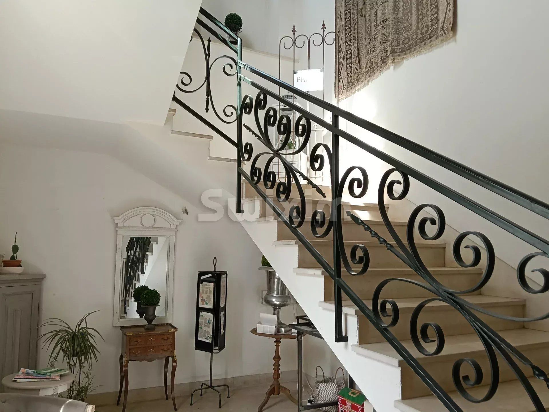 Maison 16 pièces 450 m² · à Uzès · 450 m² · 995 000 €