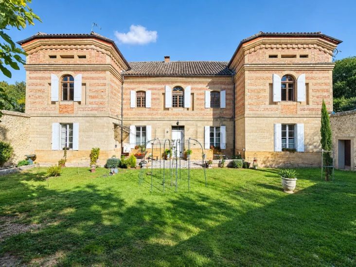 Verkauf Anwesen Uzès 16&nbsp;Zimmer 450&nbsp;m²