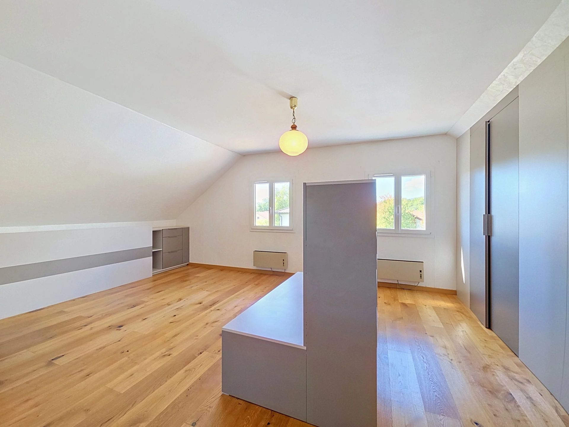 house 5 Rooms for sale on Ségny (01170)