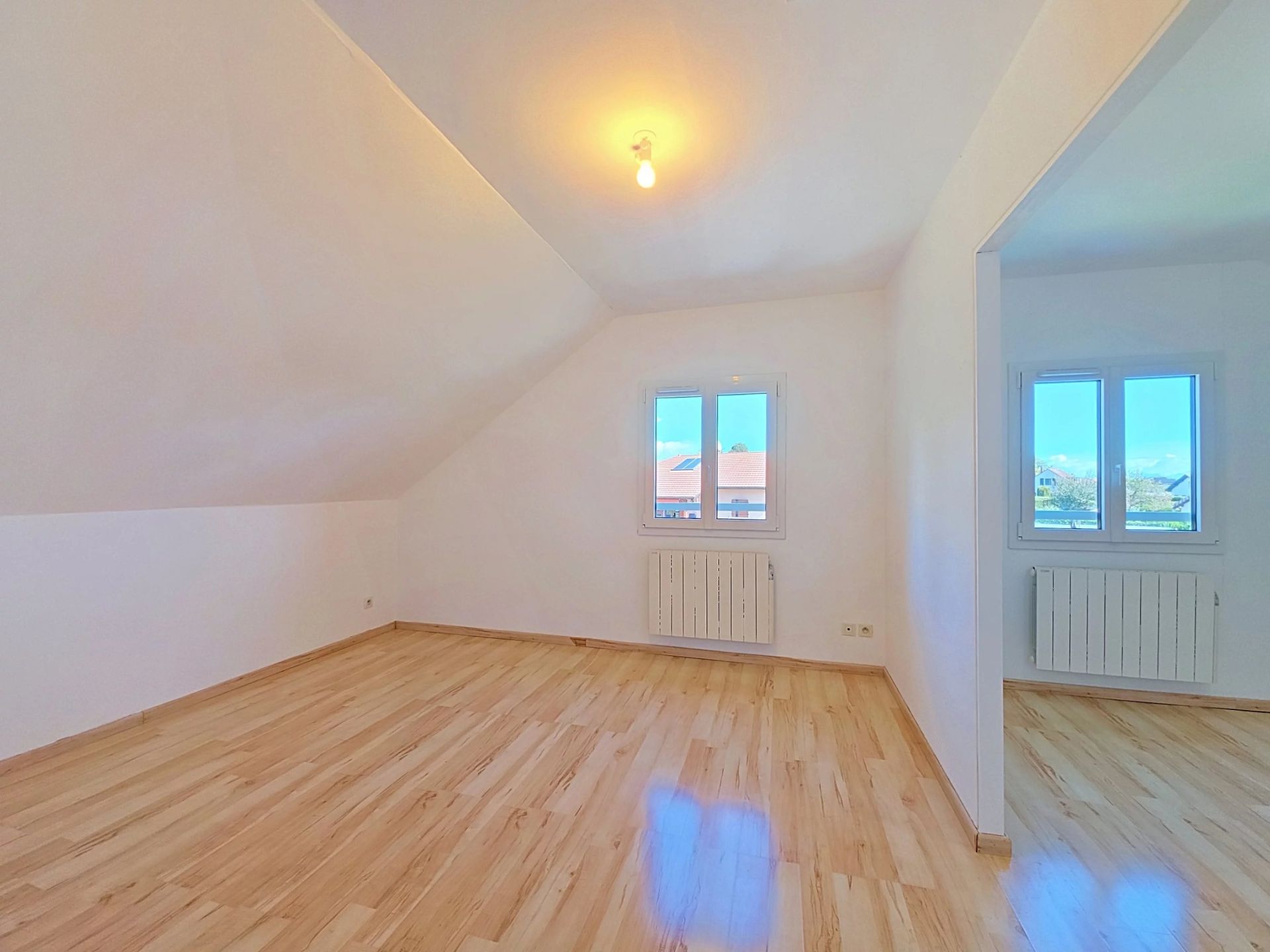 house 5 Rooms for sale on Ségny (01170)