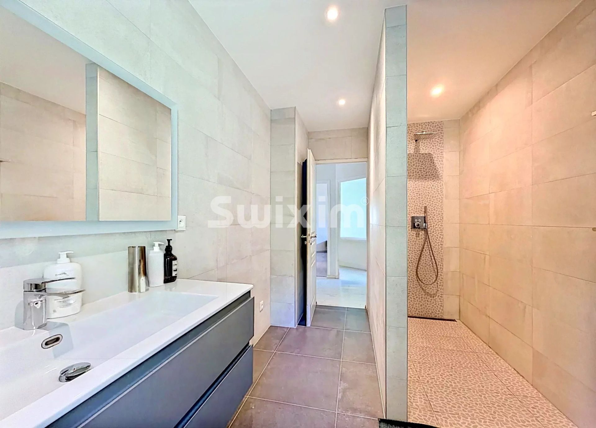 house 6 Rooms for sale on Messery (74140)