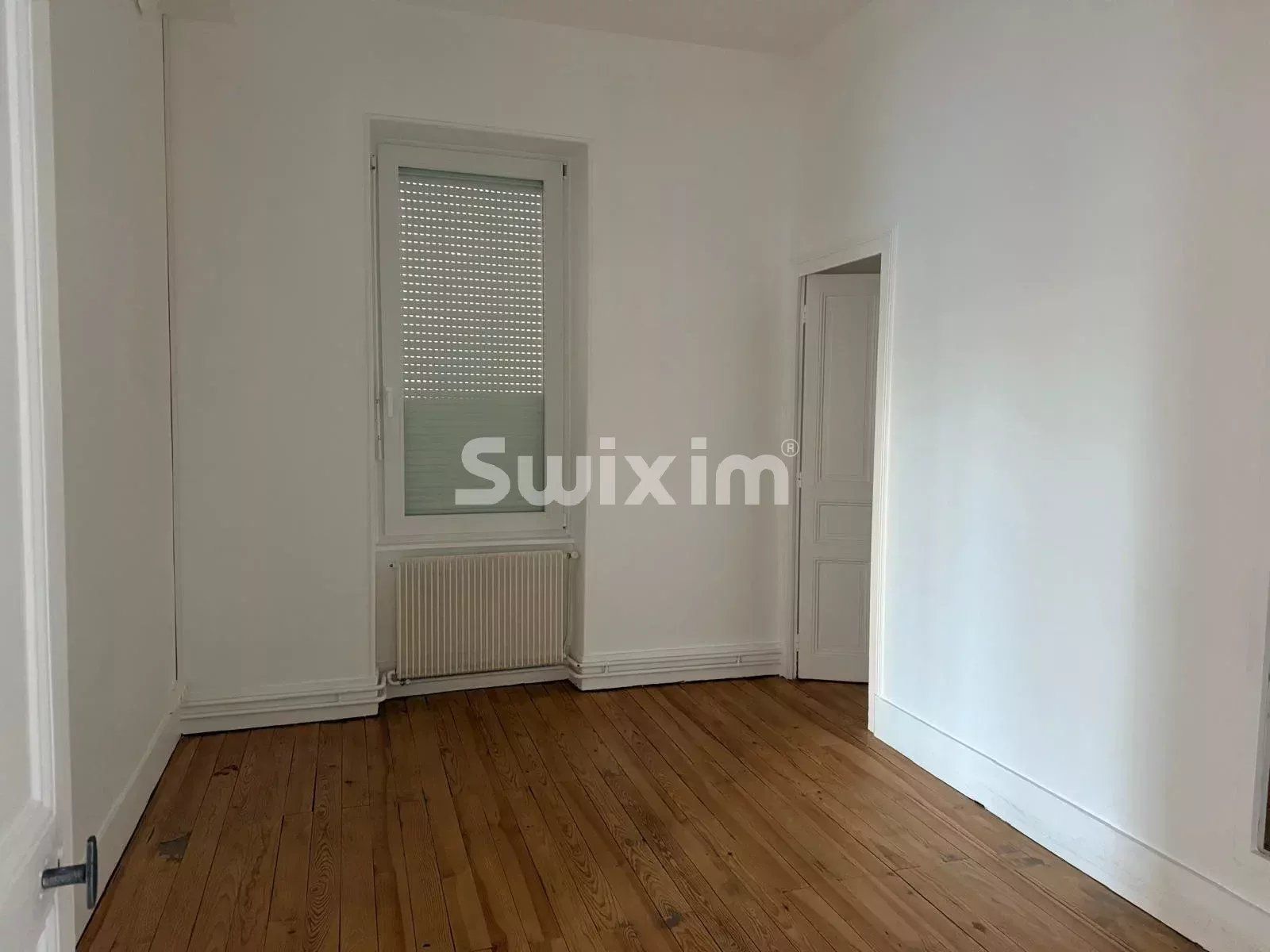 comercial local 5 Quartos para aluguer sobre Bourg-en-Bresse (01000)