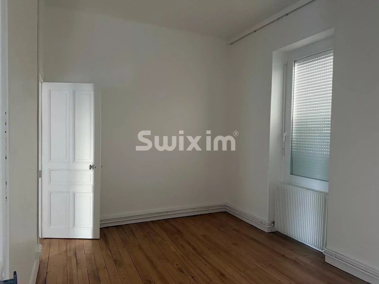 comercial local 5 Quartos para aluguer sobre Bourg-en-Bresse (01000)