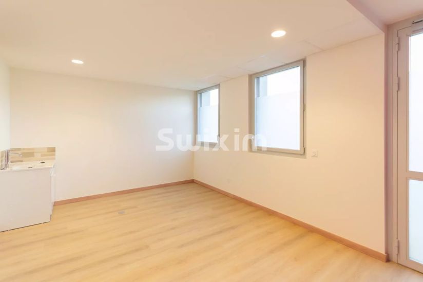 Location Commerce Sallenôves 1&nbsp;pièce 17&nbsp;m²
