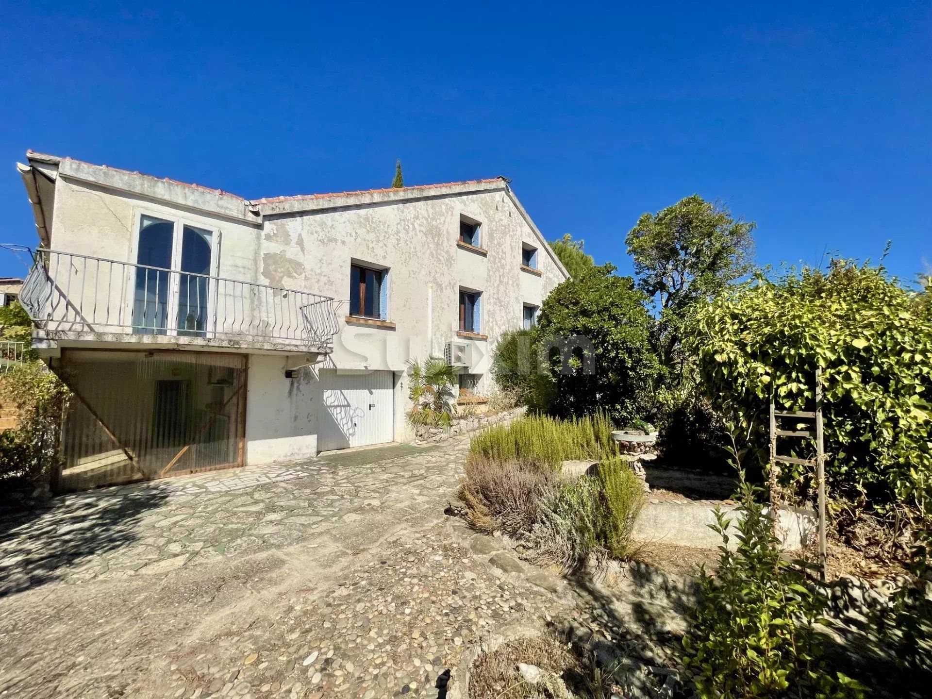 house 7 Rooms for sale on Alès (30100)