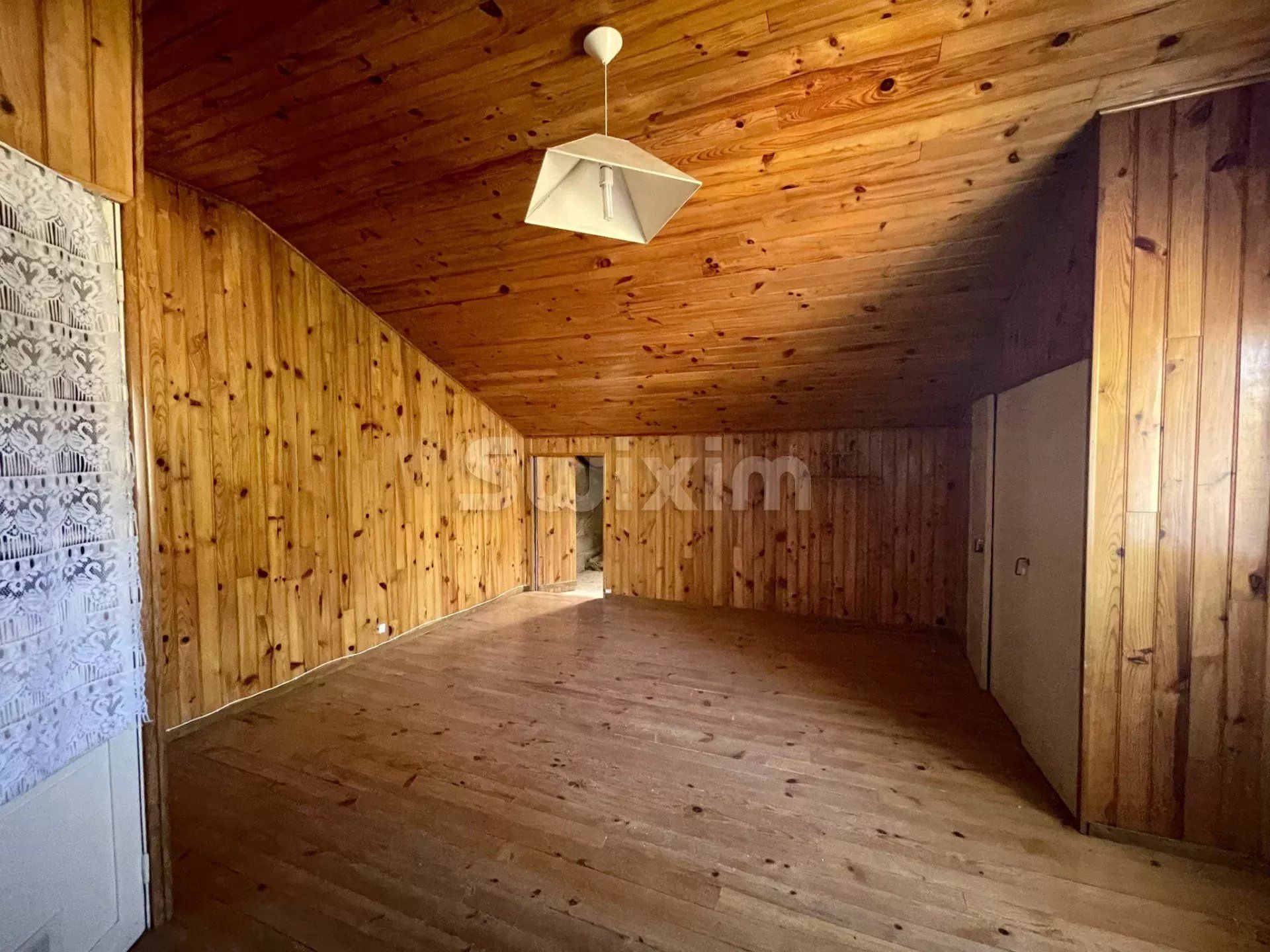 house 7 Rooms for sale on Alès (30100)