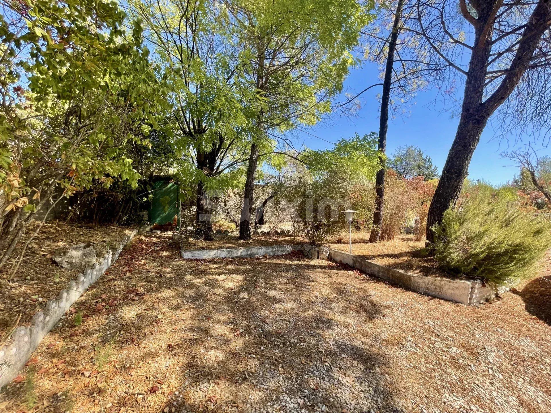 house 7 Rooms for sale on Alès (30100)