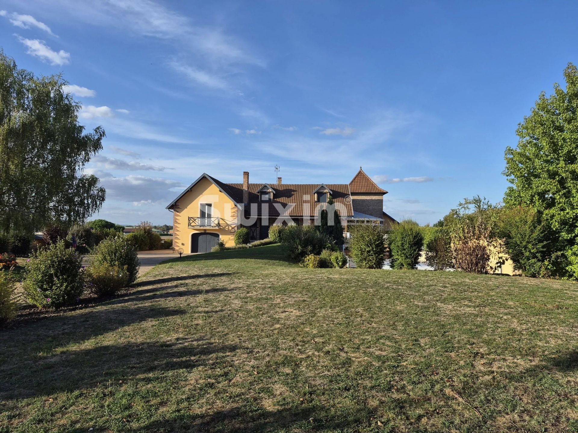 propriété 10 Pièces en vente sur Feillens (01570)