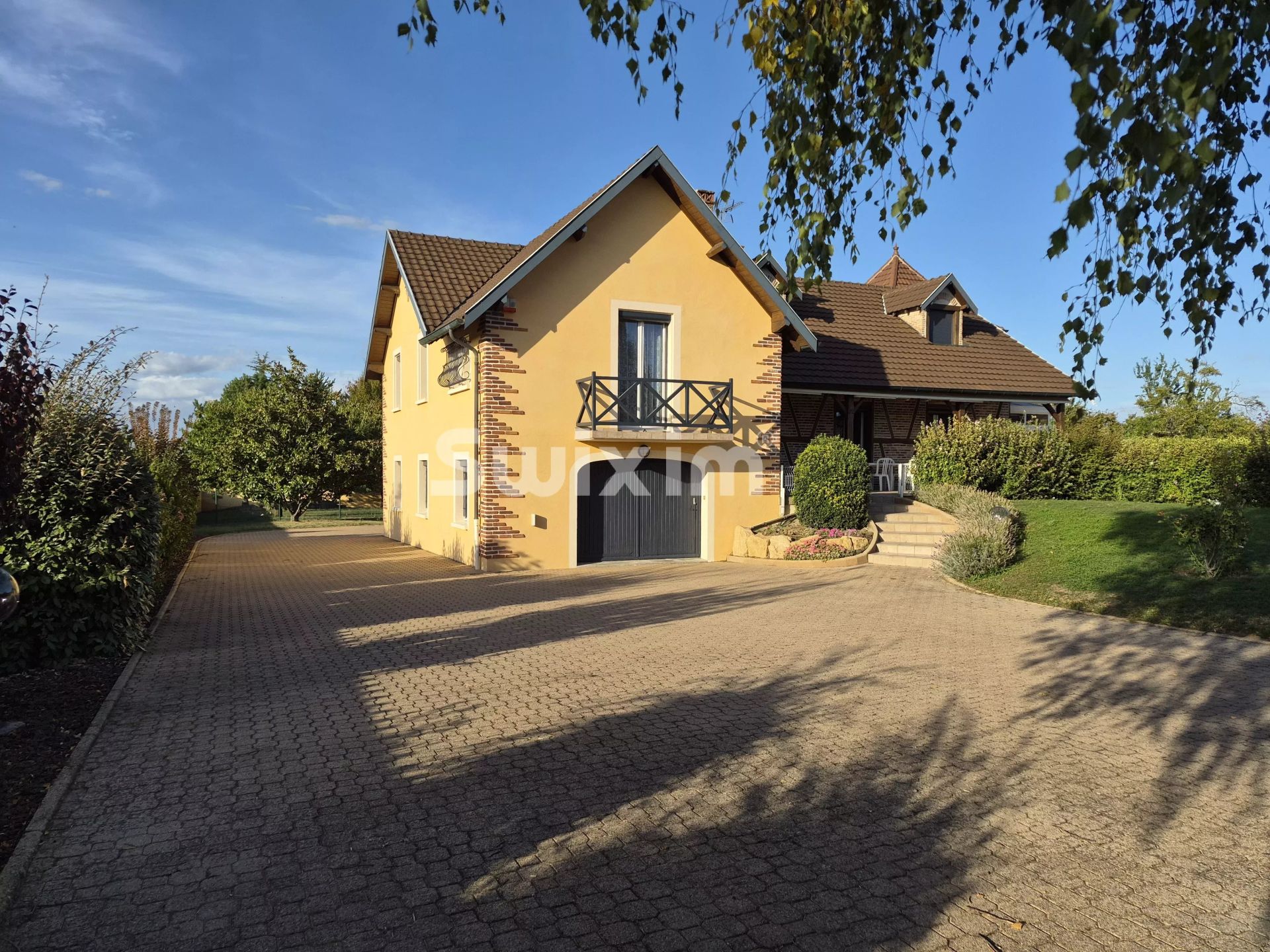 propriété 10 Pièces en vente sur Feillens (01570)
