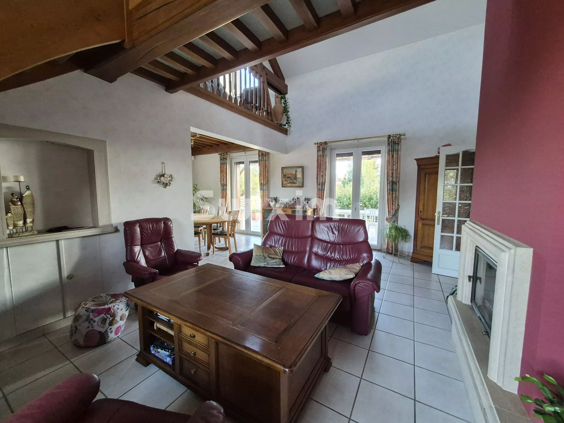 propriété 10 Pièces en vente sur Feillens (01570)