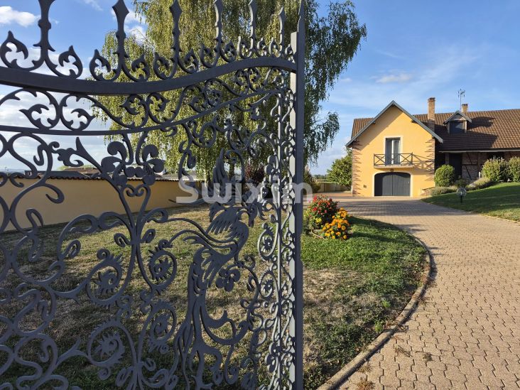 Vente Propriété Feillens 10&nbsp;Pièces 245&nbsp;m²