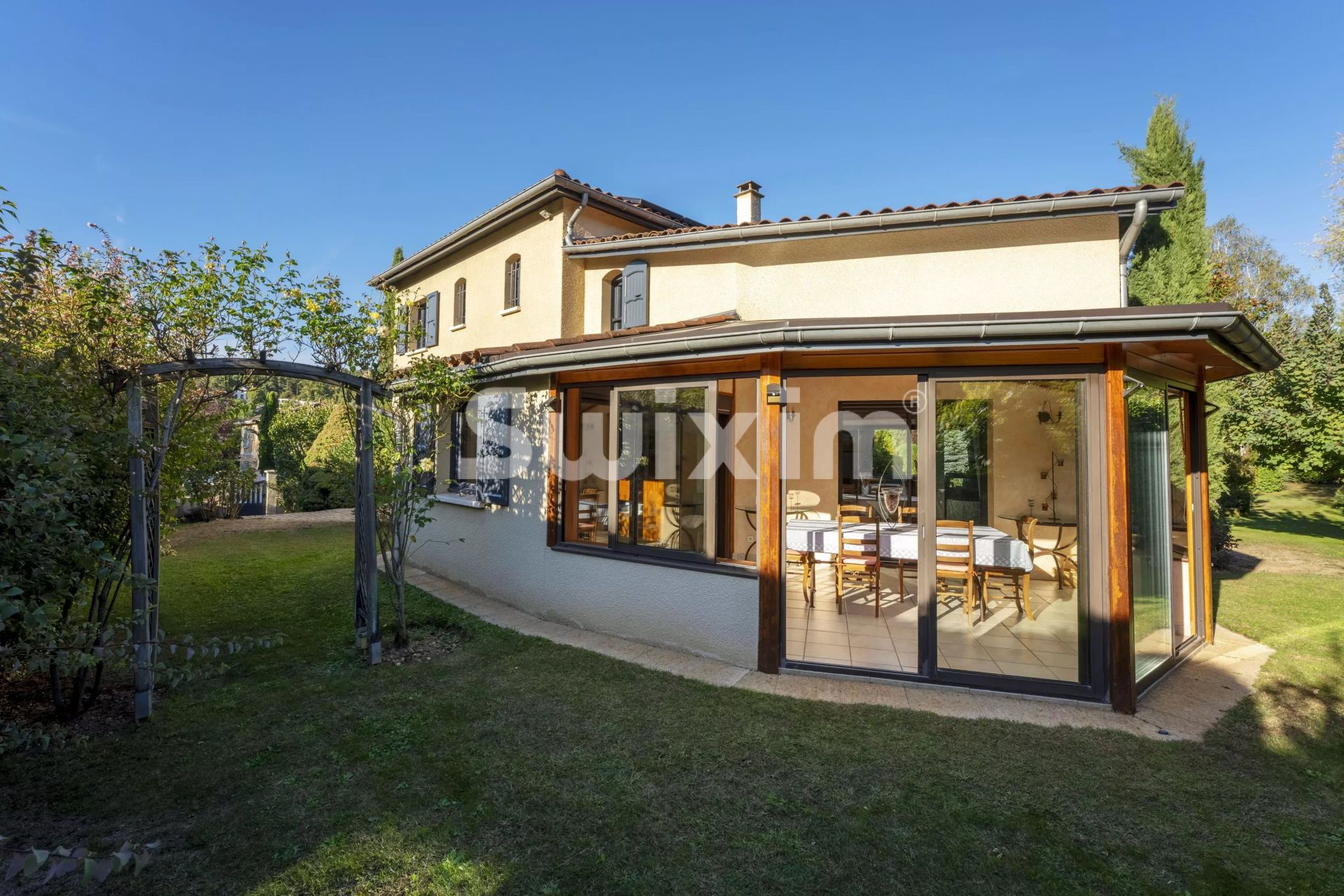 maison 9 Pièces en vente sur Tassin-la-Demi-Lune (69160)