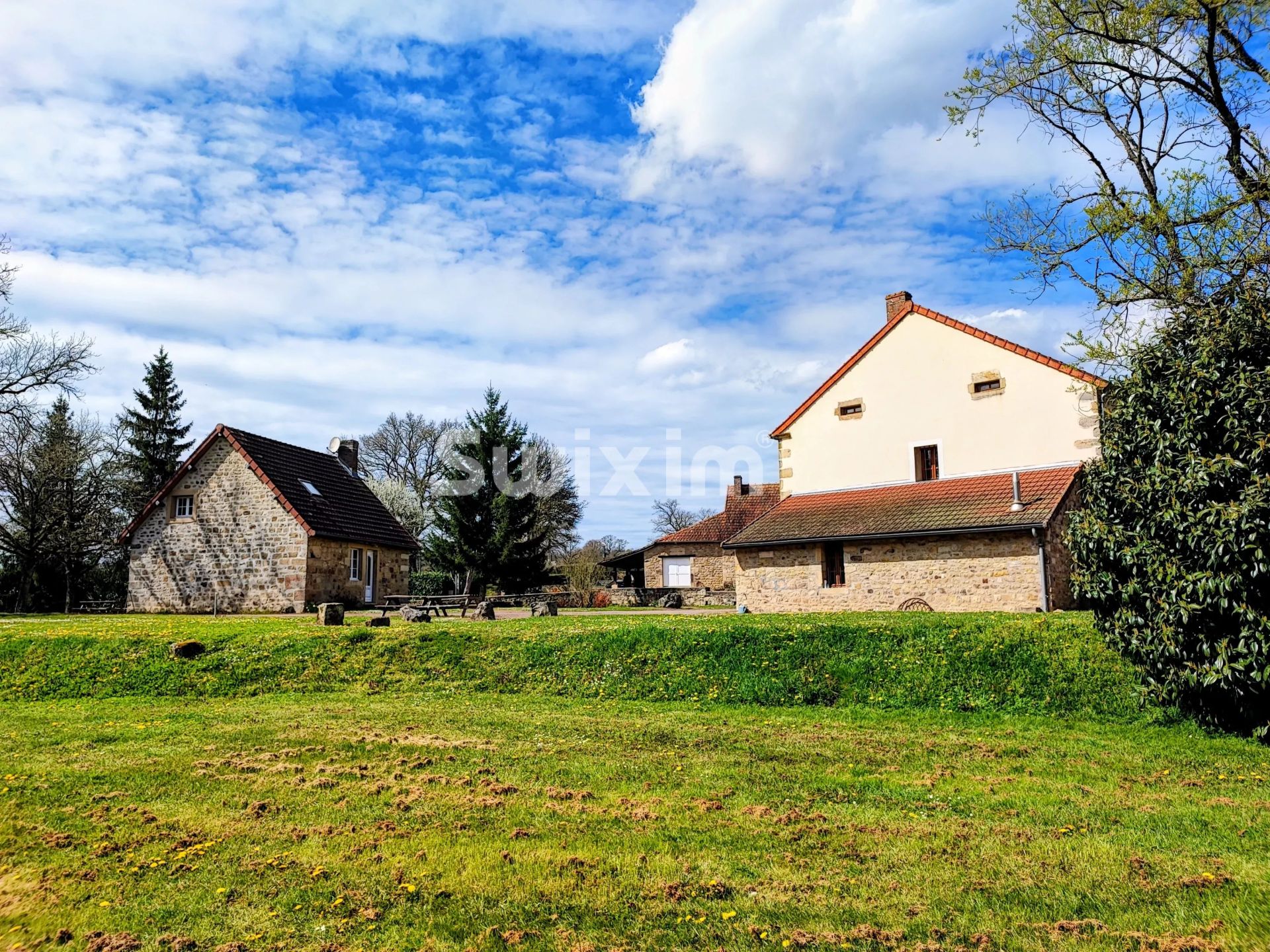 propriété 18 Pièces en vente sur Arnay-le-Duc (21230)