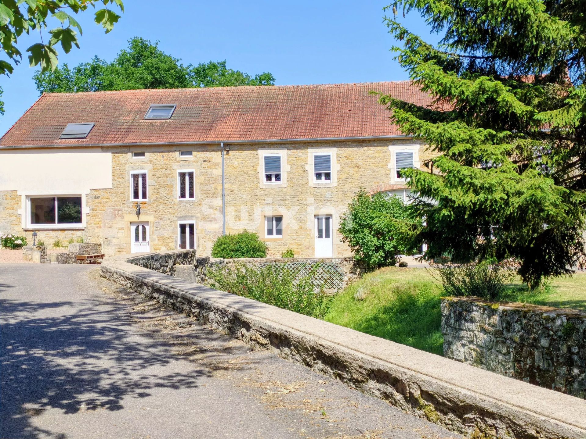 propriété 18 Pièces en vente sur Arnay-le-Duc (21230)