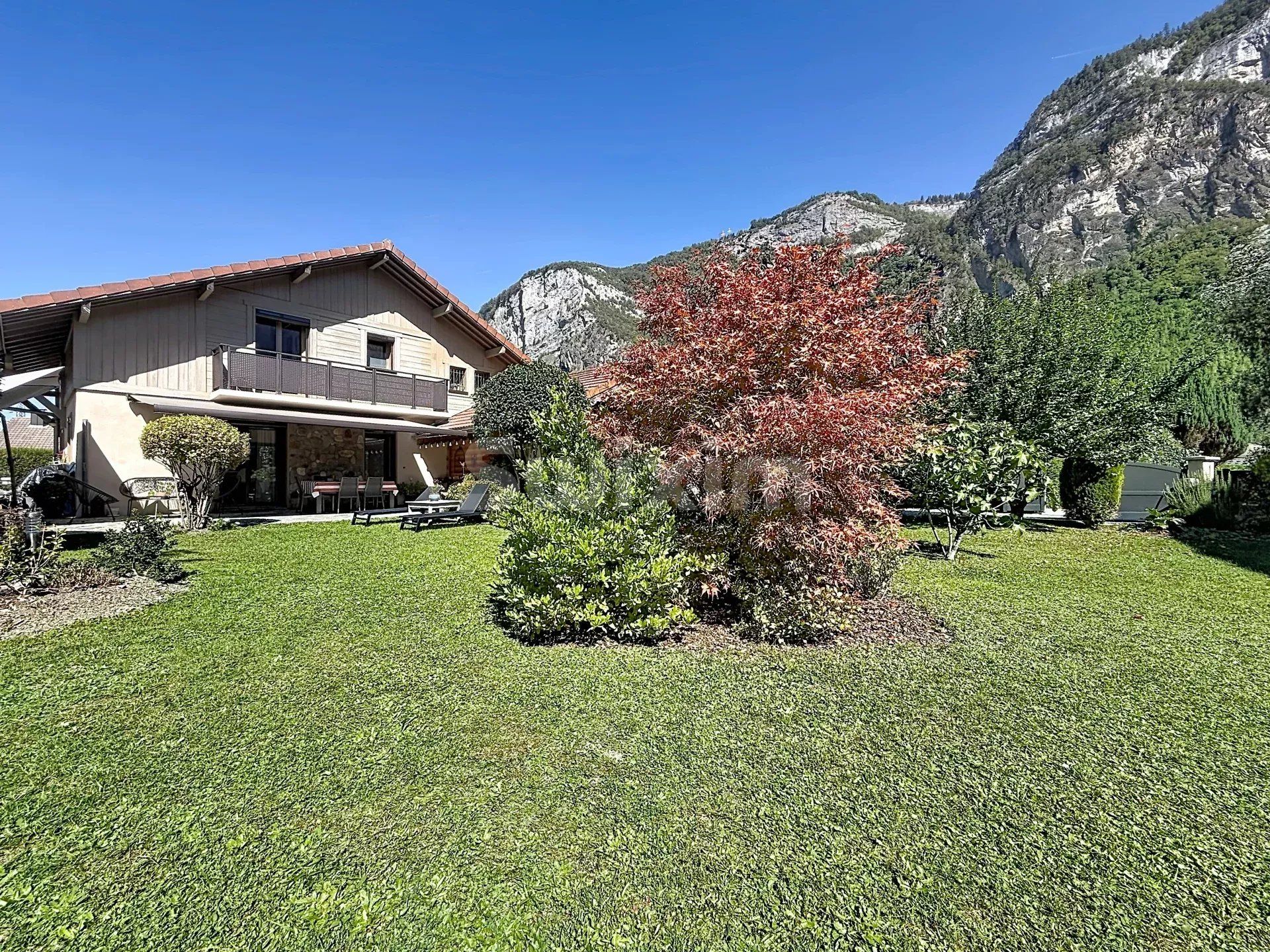 maison 8 Pièces en vente sur Magland (74300)