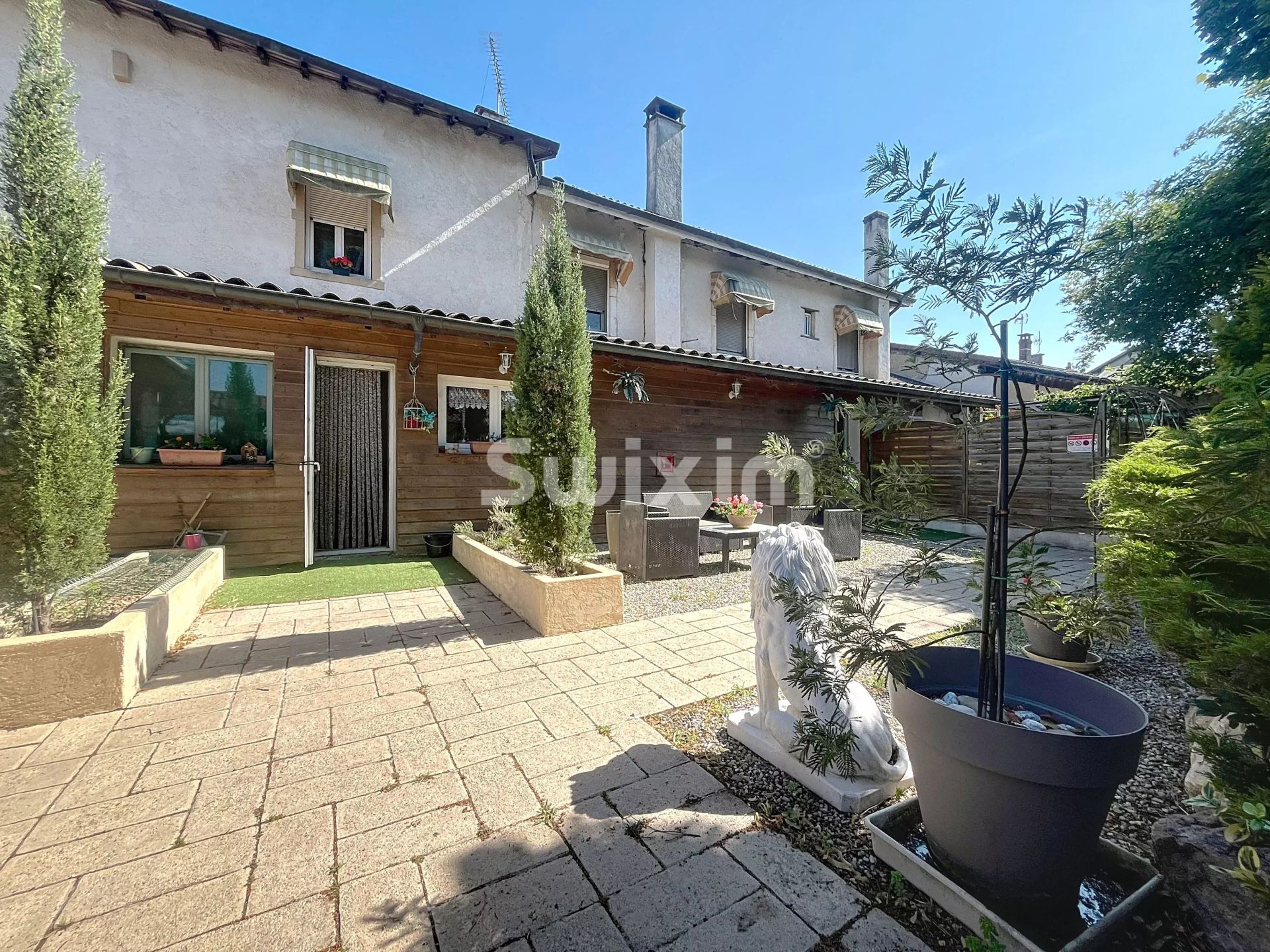 Maison 12 pièces 450 m² · à Belleville-en-Beaujolais · 450 m² · 590 000 €