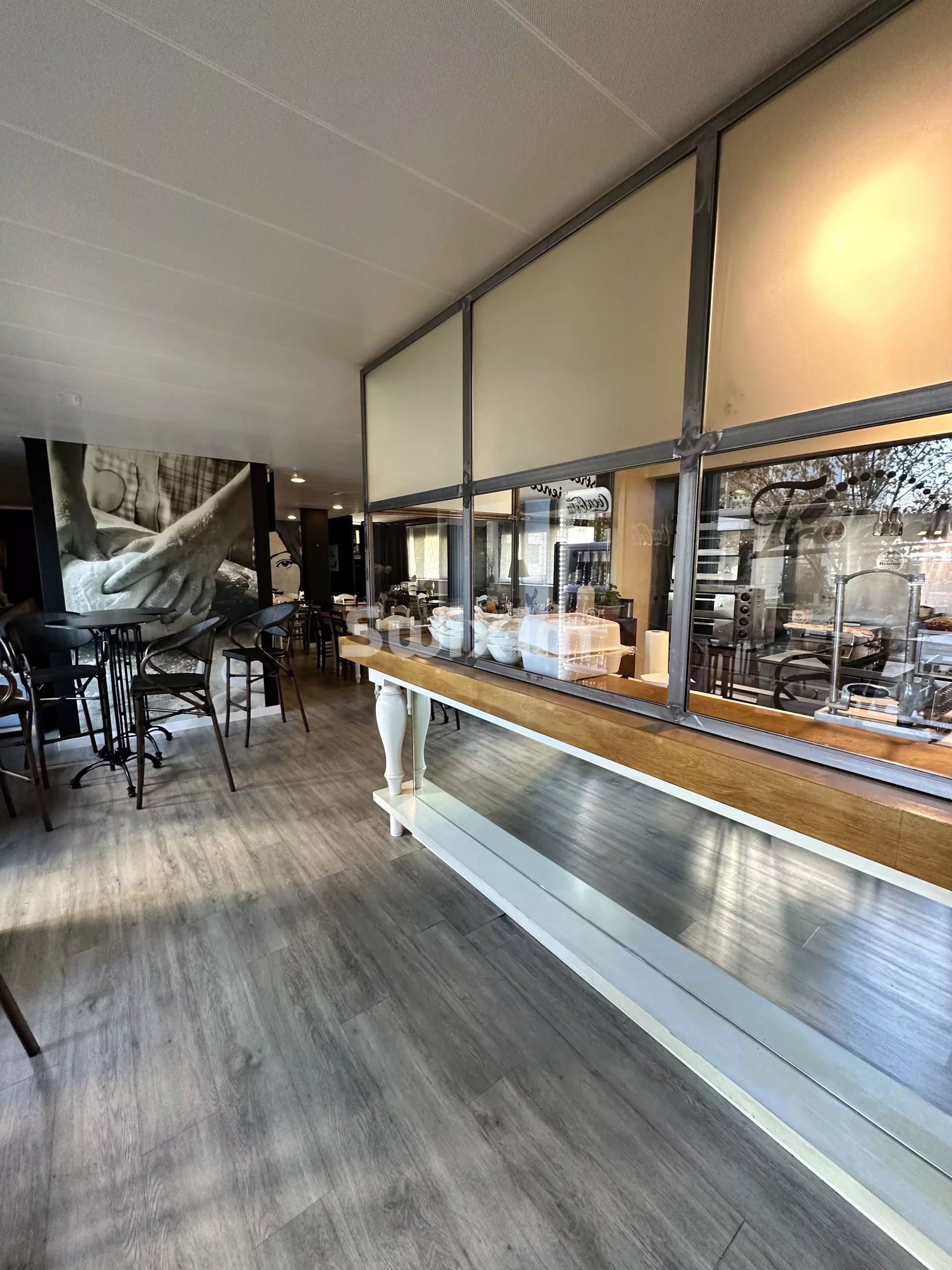 commerce 2 Pièces en vente sur Nyon (1260)