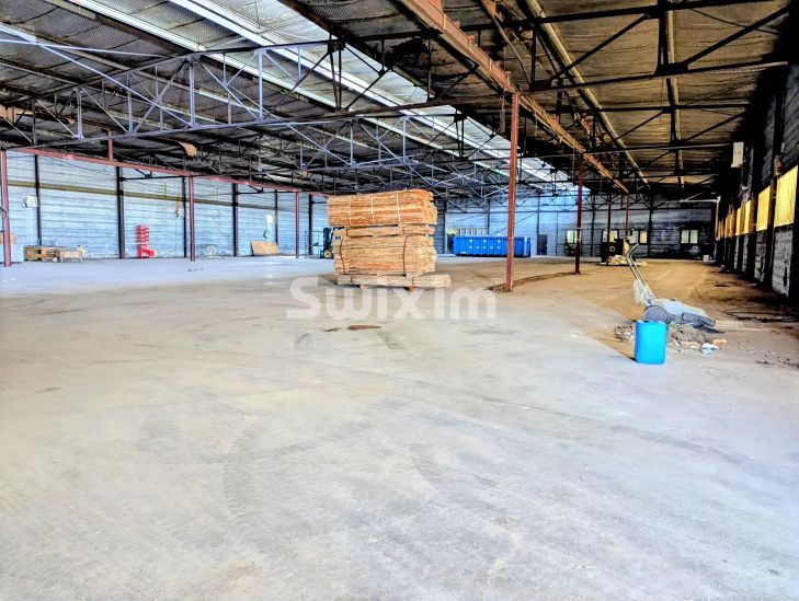 Location Local d'activité Bourg-en-Bresse 2&nbsp;Pièces 2180&nbsp;m²
