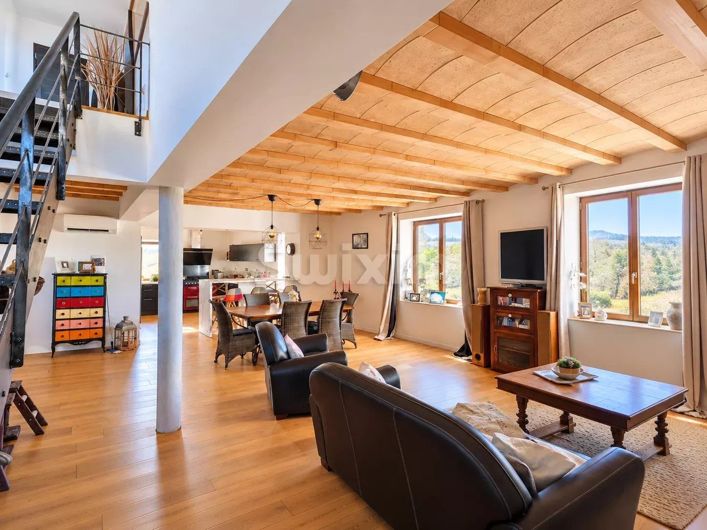 building 10 Rooms for sale on Uzès (30700)