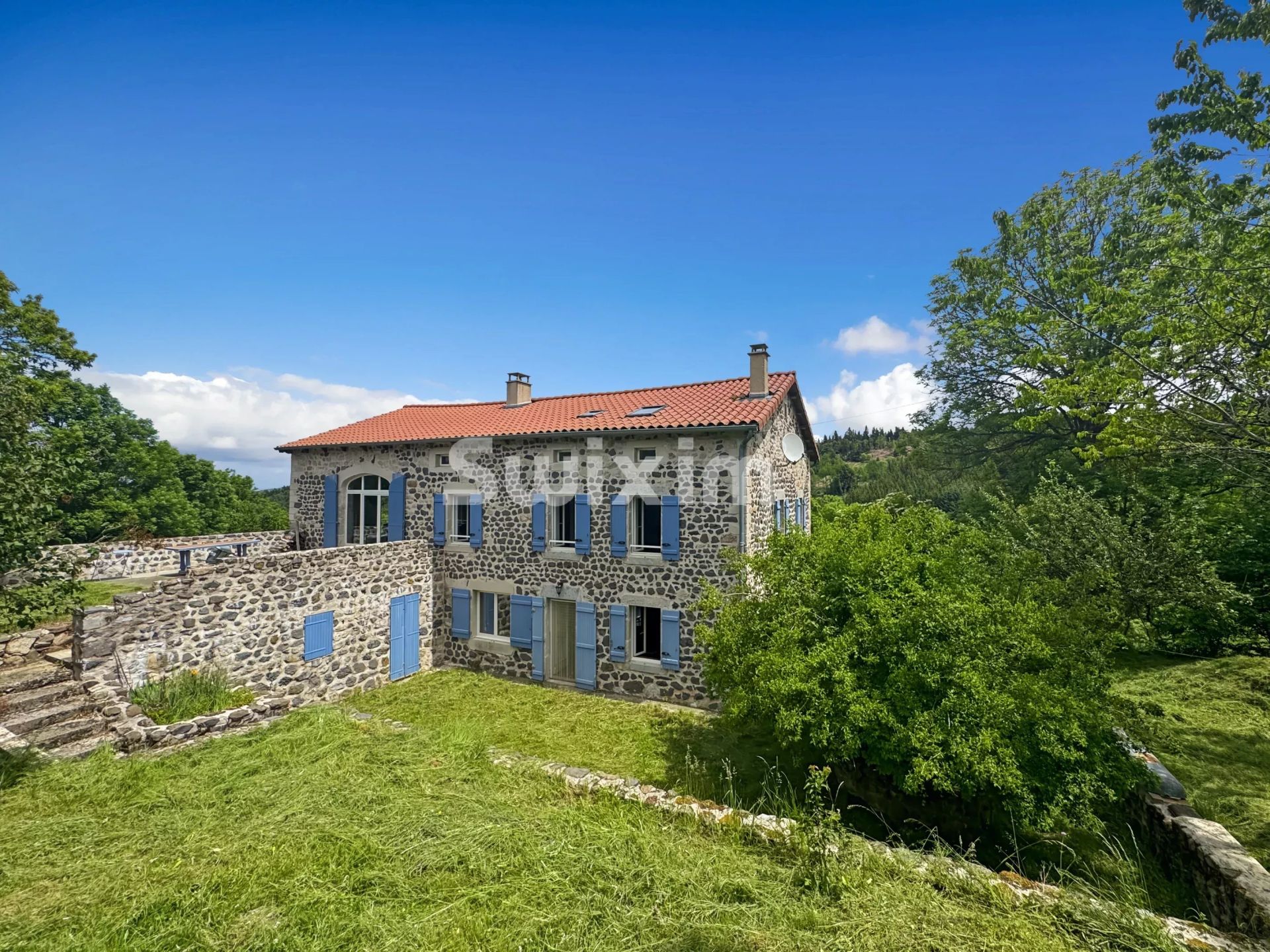 maison 12 Pièces en vente sur Coucouron (07470)