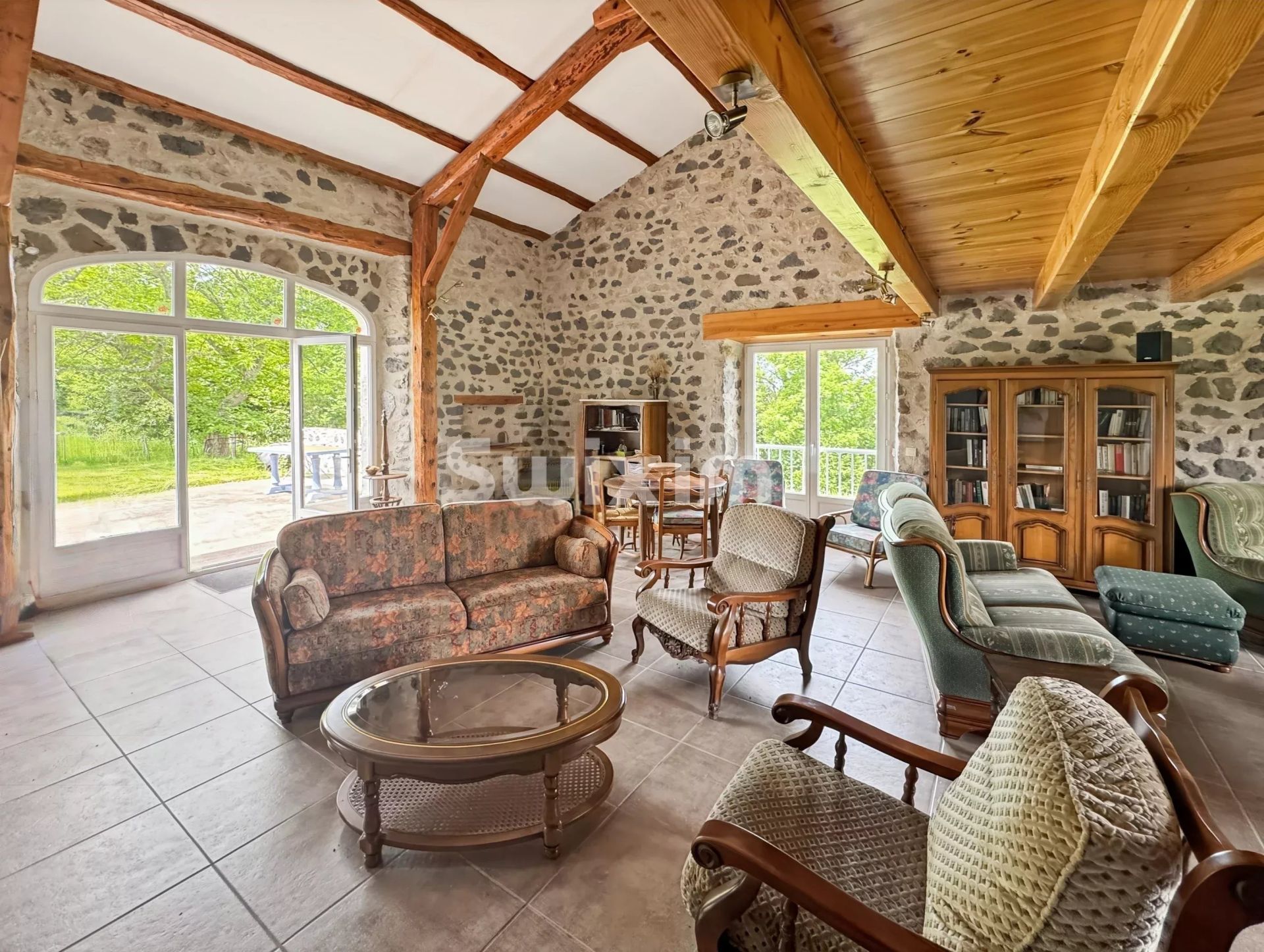 maison 12 Pièces en vente sur Coucouron (07470)