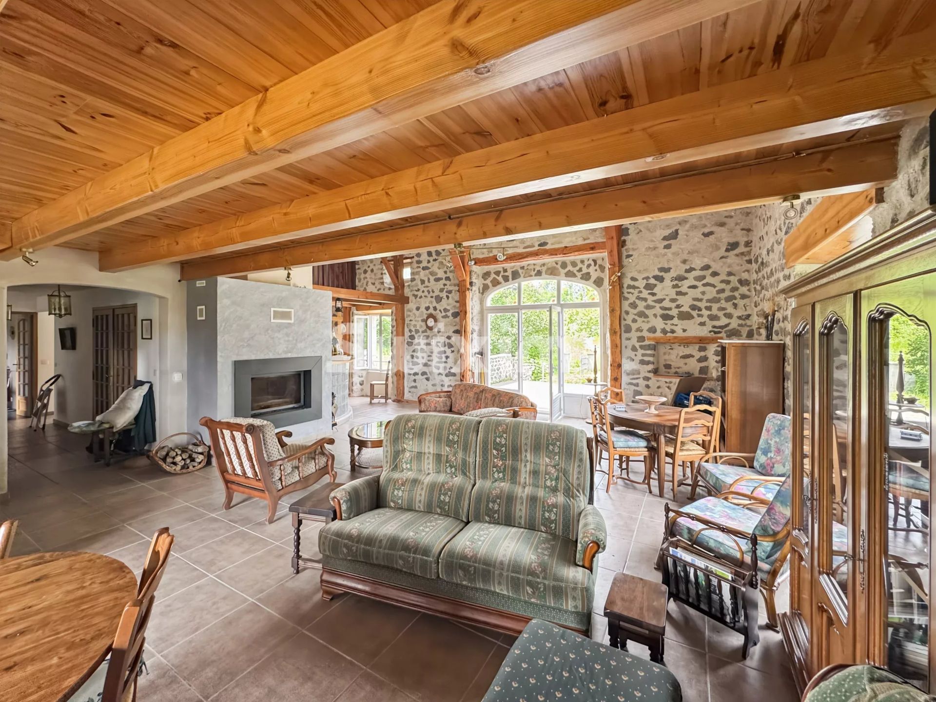 maison 12 Pièces en vente sur Coucouron (07470)