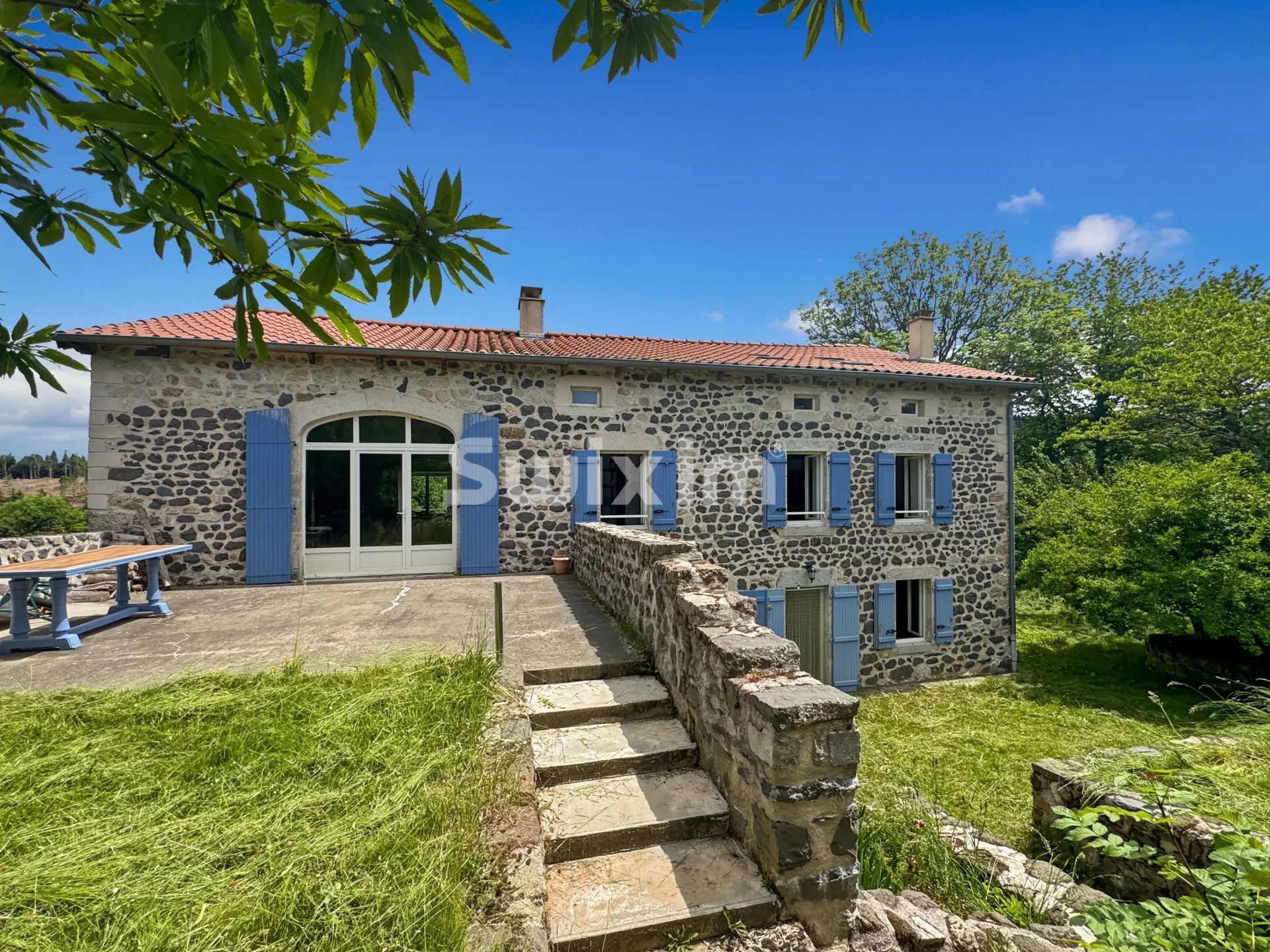 maison 12 Pièces en vente sur Coucouron (07470)