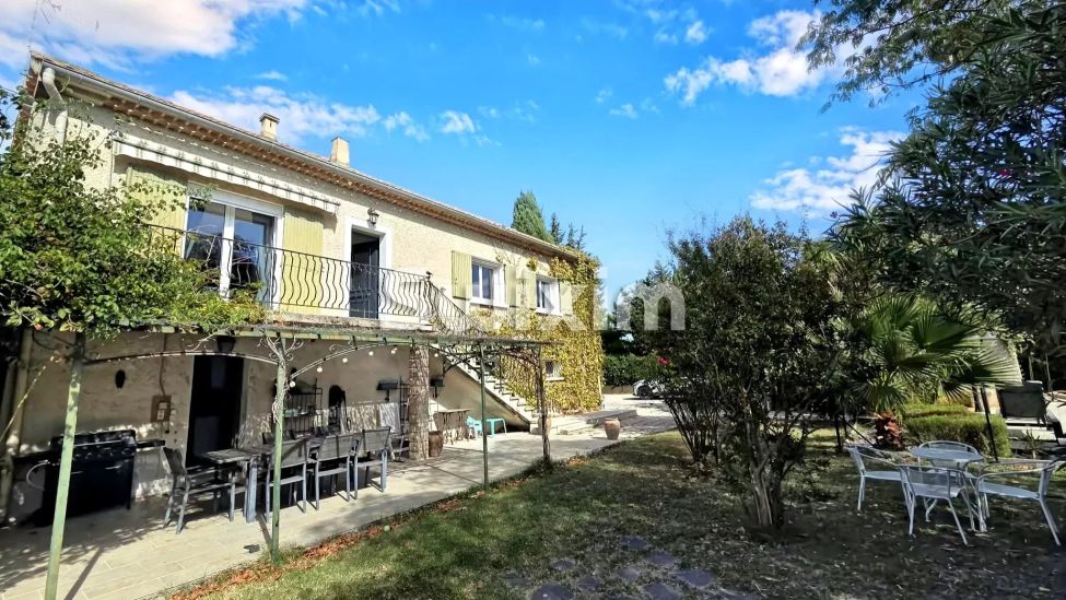 Vente Maison Camaret-sur-Aigues 10&nbsp;Pièces 190&nbsp;m²