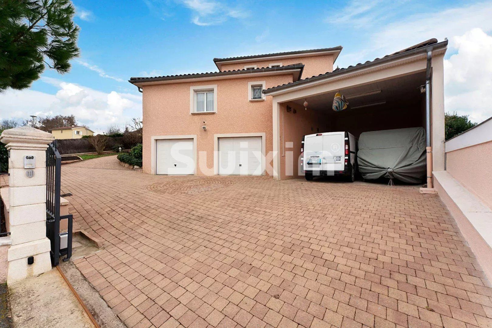 casa 4 Quartos para venda sobre Éveux (69210)